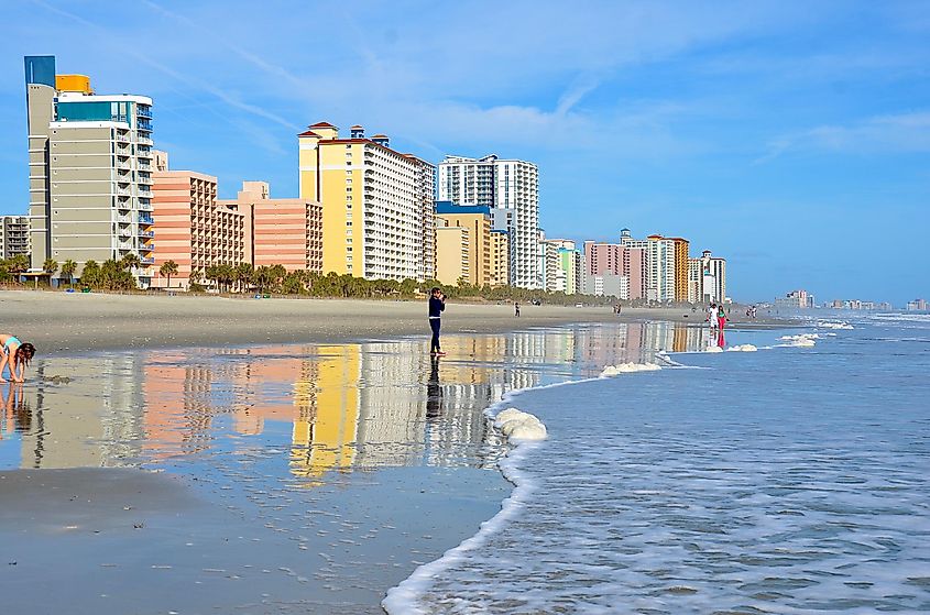 Myrtle Beach, South Carolina: Christmas holiday beach scenery.