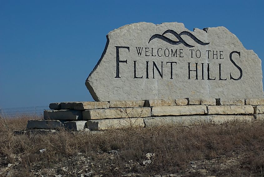 Flint Hills. In Wikipedia. https://en.wikipedia.org/wiki/Flint_Hills By Non-dropframe - Own work, CC BY-SA 3.0, https://commons.wikimedia.org/w/index.php?curid=5112970