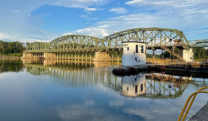 Landscape view of Lock E8 of the modern New York State Canal System, the successor to the historic Erie Canal and other canals within New York.