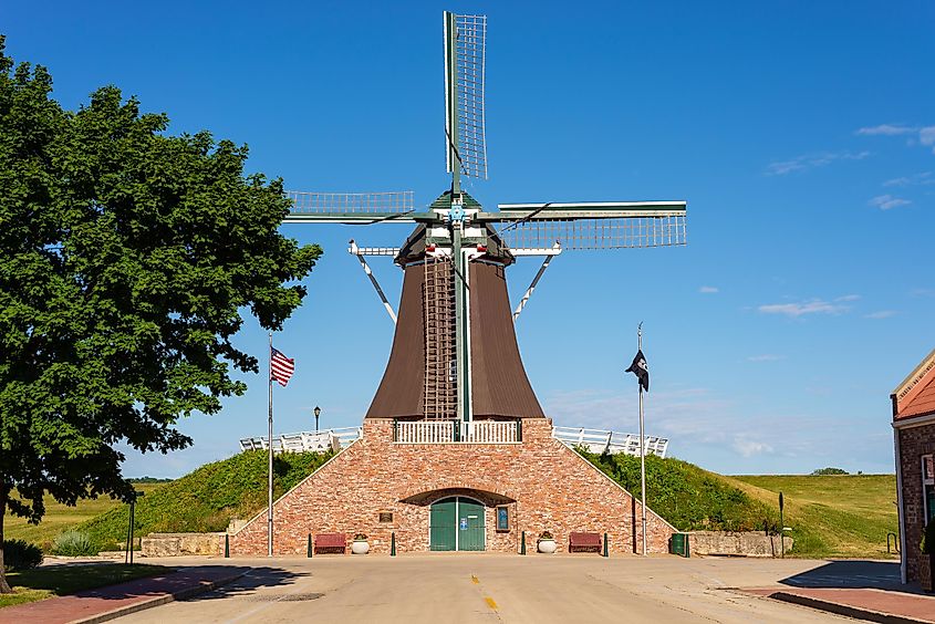 The De Immigrant Windmill on the historic Lincoln Highway in Fulton, Illinois, USA.