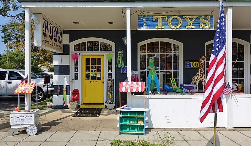 View of a quaint shop in Ocean Springs, Mississippi.