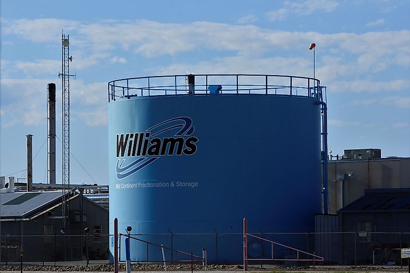 Williams Liquid Gas storage tank in Conway, Kansas. Editorial credit: Robert D Brozek / Shutterstock.com