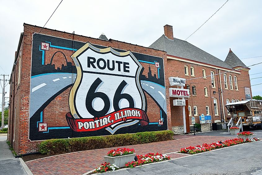 Route 66 mural in Pontiac, Illinois. Image credit: StockPhotoAstur - stock.adobe.com.