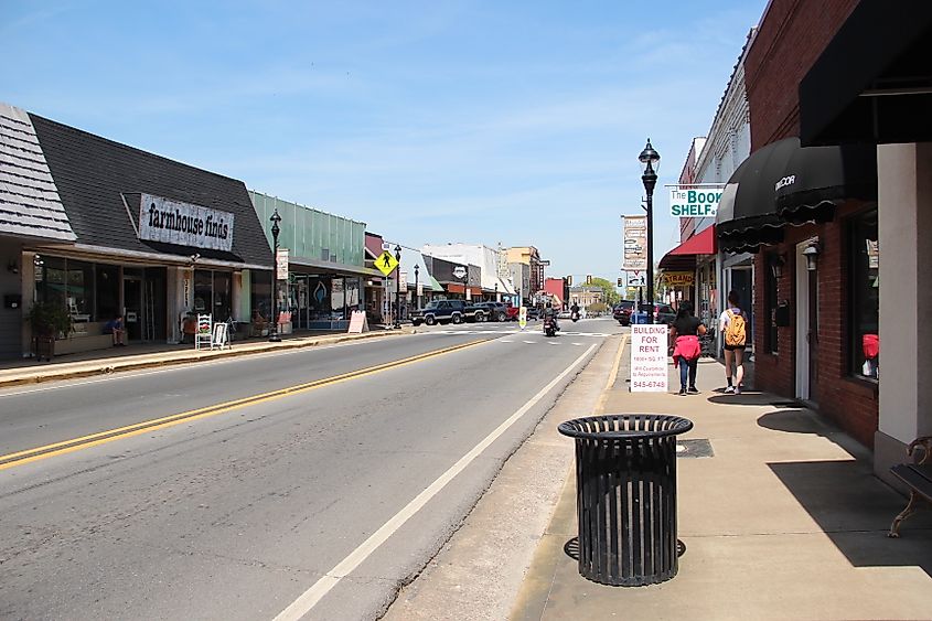 Gault Avenue in downtown Fort Payne, Alabama