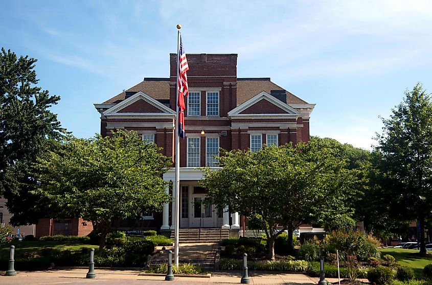 Tipton County Courthouse in Covington, Tennessee