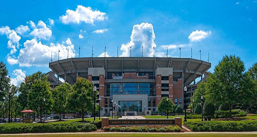 Bryant-Denny Stadium at the University of Alabama. Editorial credit: BJ Ray / Shutterstock.com