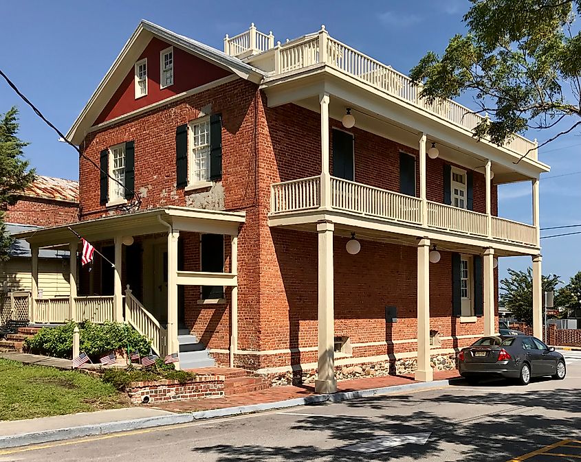 Swansboro Historic District. In Wikipedia. https://en.wikipedia.org/wiki/Swansboro_Historic_District By Indy beetle - Own work, CC0, https://commons.wikimedia.org/w/index.php?curid=121161628