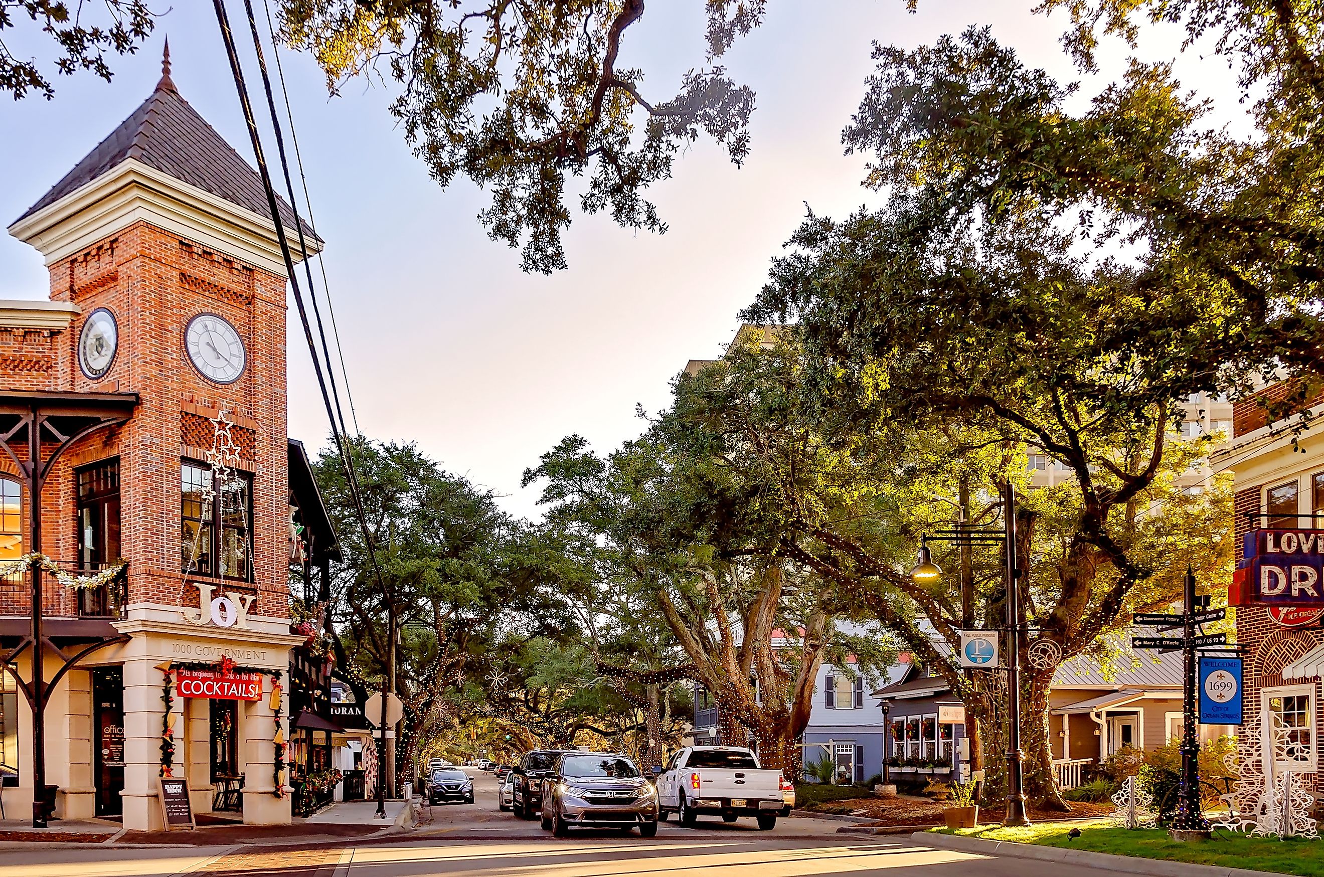 Washington Avenue in Ocean Springs. Carmen K. Sisson / Shutterstock.com