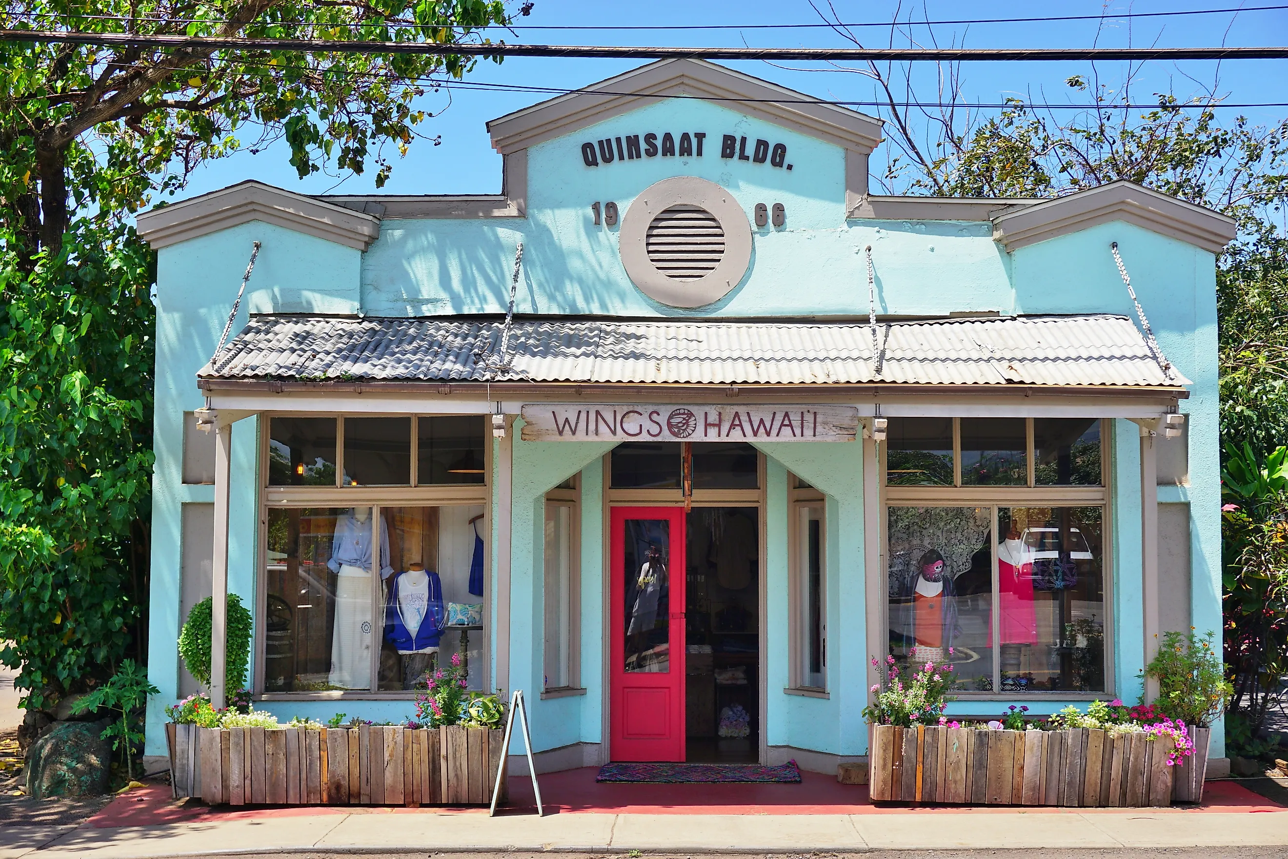 Paia, a cute town with restaurants and art galleries and the last stop on the Road to Hana on the North Shore of Maui. Editorial credit: EQRoy / Shutterstock.com