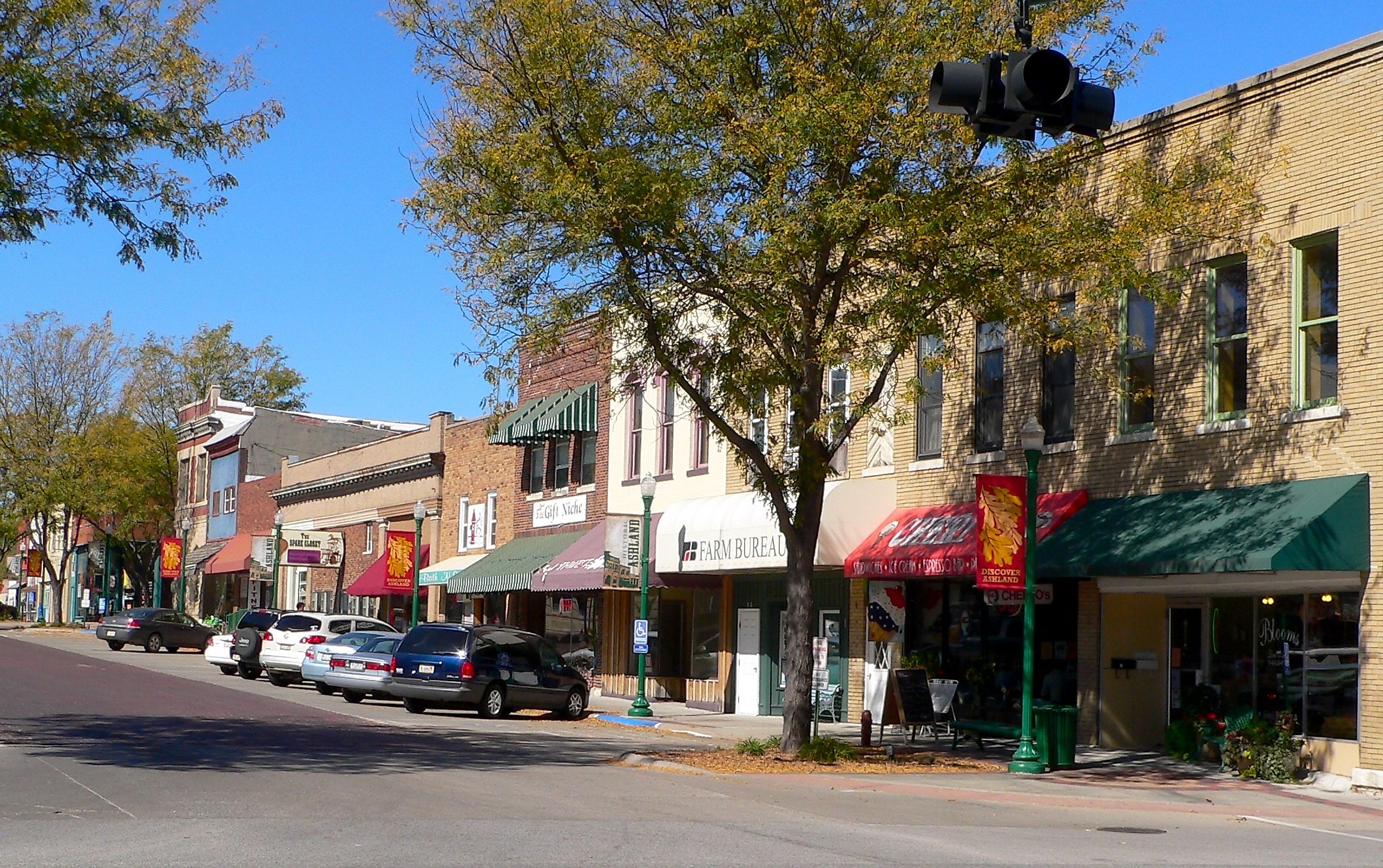  The beautiful downtown of Ashland, Nebraska. Image credit: Ammodramus via Wikimedia Commons.