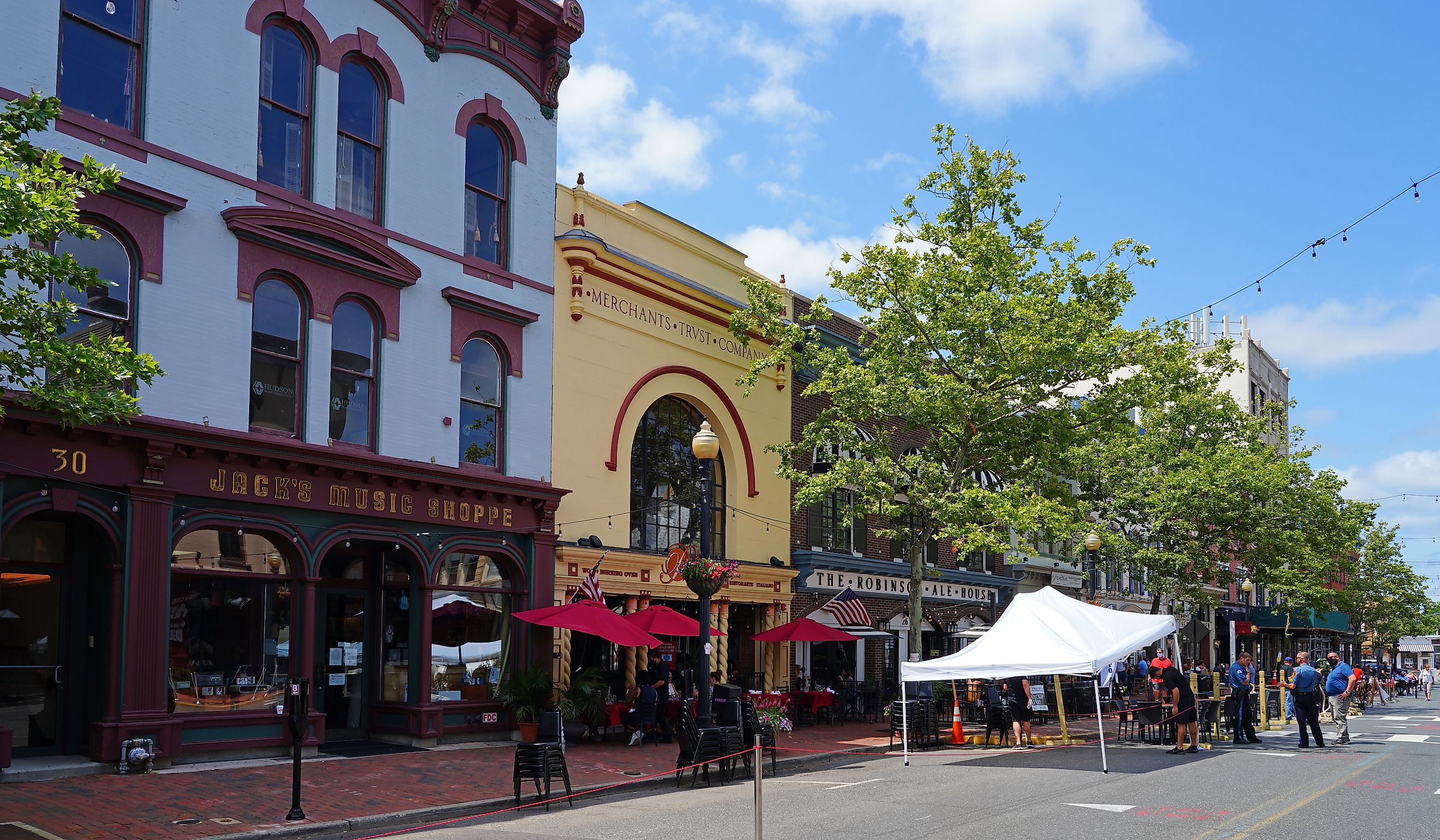 View of downtown buildings on Broad Street in the town of Red Bank, Monmouth County, New Jersey. Editorial credit: EQRoy / Shutterstock.com