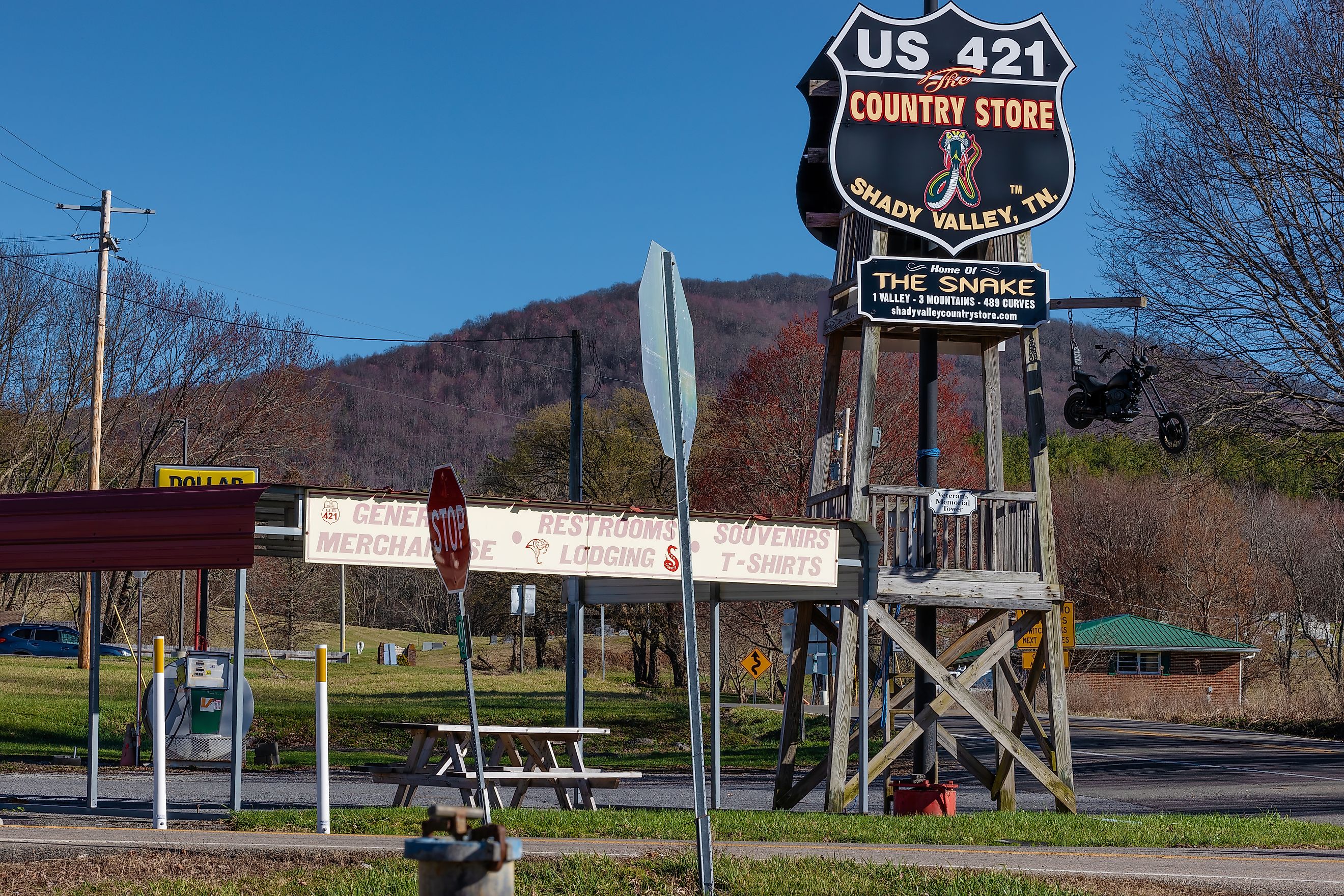 The beginning of the "Best of the Snake" highway in Shady Valley, Tennessee. Editorial credit: Dee Browning / Shutterstock.com.