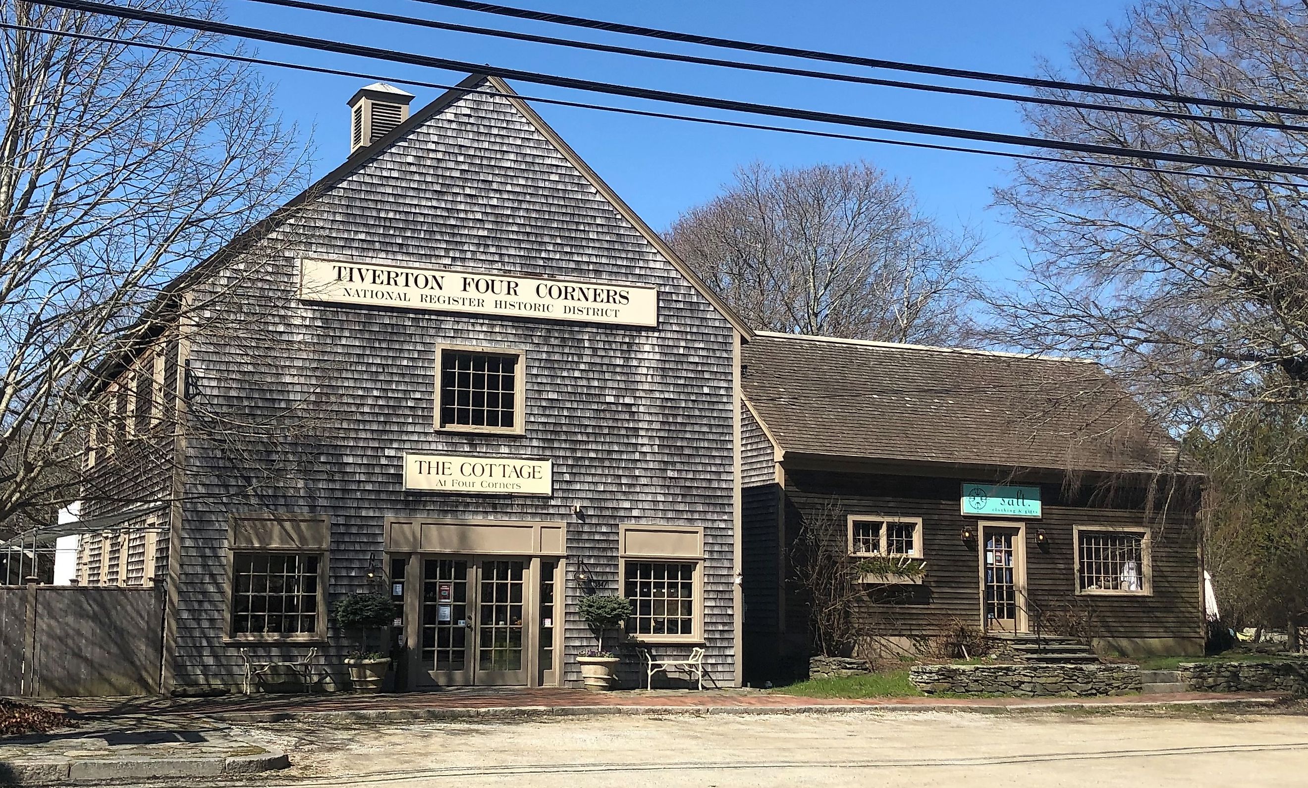 Tiverton, Rhode Island. By Beyond My Ken - Own work, CC BY-SA 4.0, https://commons.wikimedia.org/w/index.php?curid=103539059