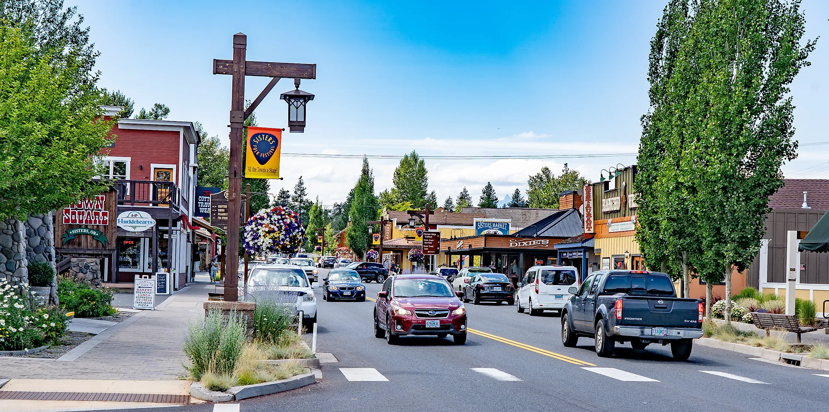 A view looking down the main street in downtown, Sisters, Oregon. Editorial credit: Bob Pool / Shutterstock.com.