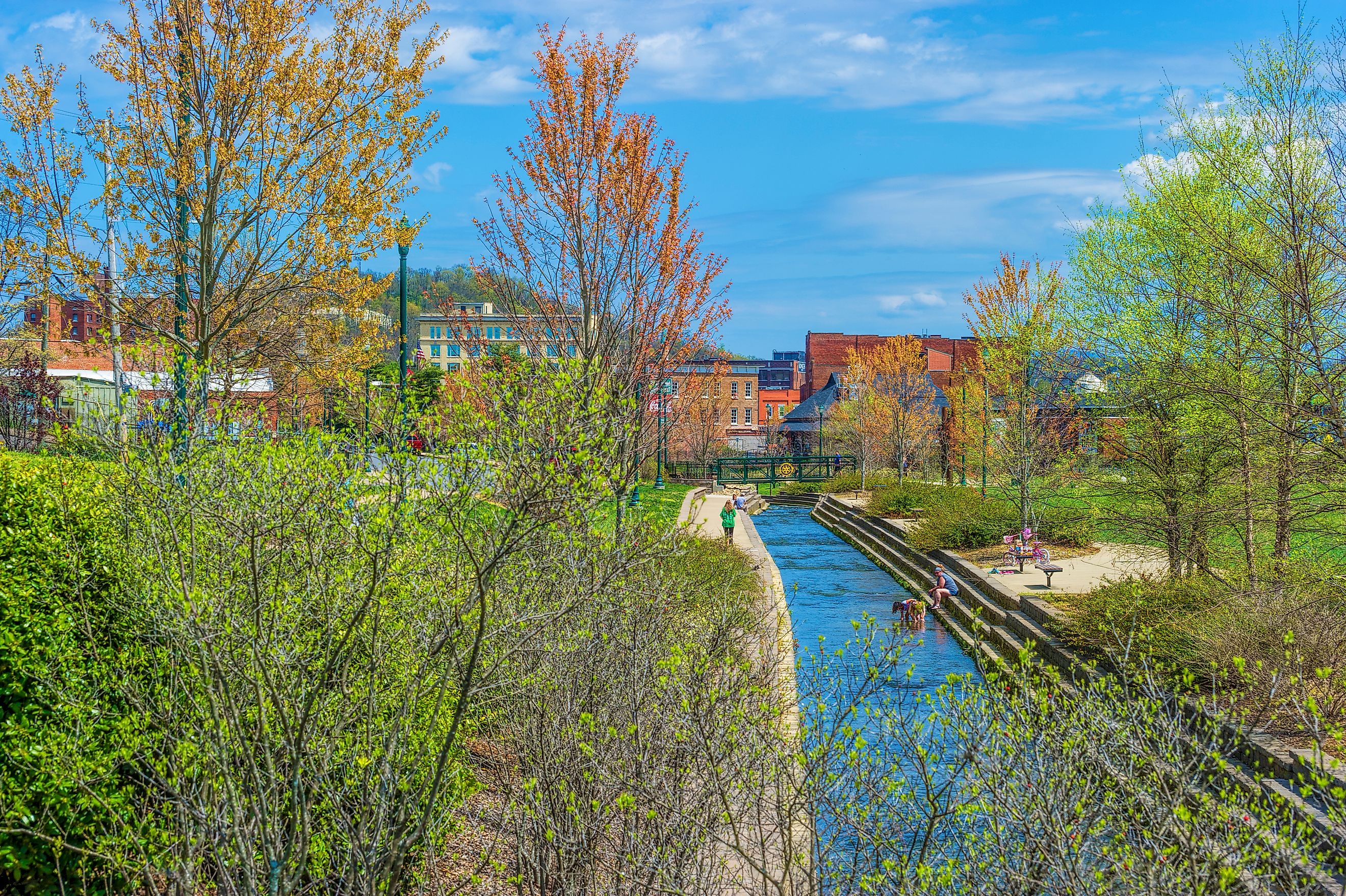 Johnson City Park on a sunny day in Johnson City, Tennessee. Editorial credit: Dee Browning / Shutterstock.com.