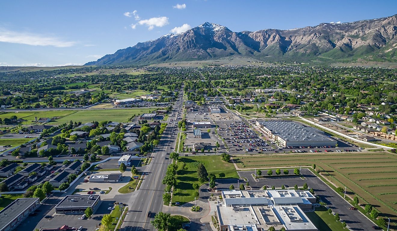 Washington Blvd in North Ogden, Utah with the Wasatch Mountains.