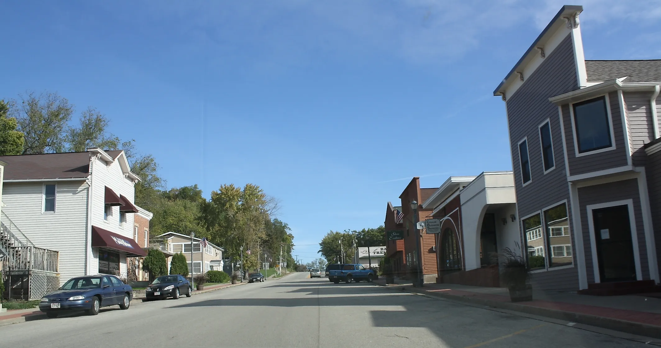 Looking north at downtown Trempealeau, Wisconsin, via By Royalbroil - Own work, CC BY-SA 3.0, Wikimedia Commons