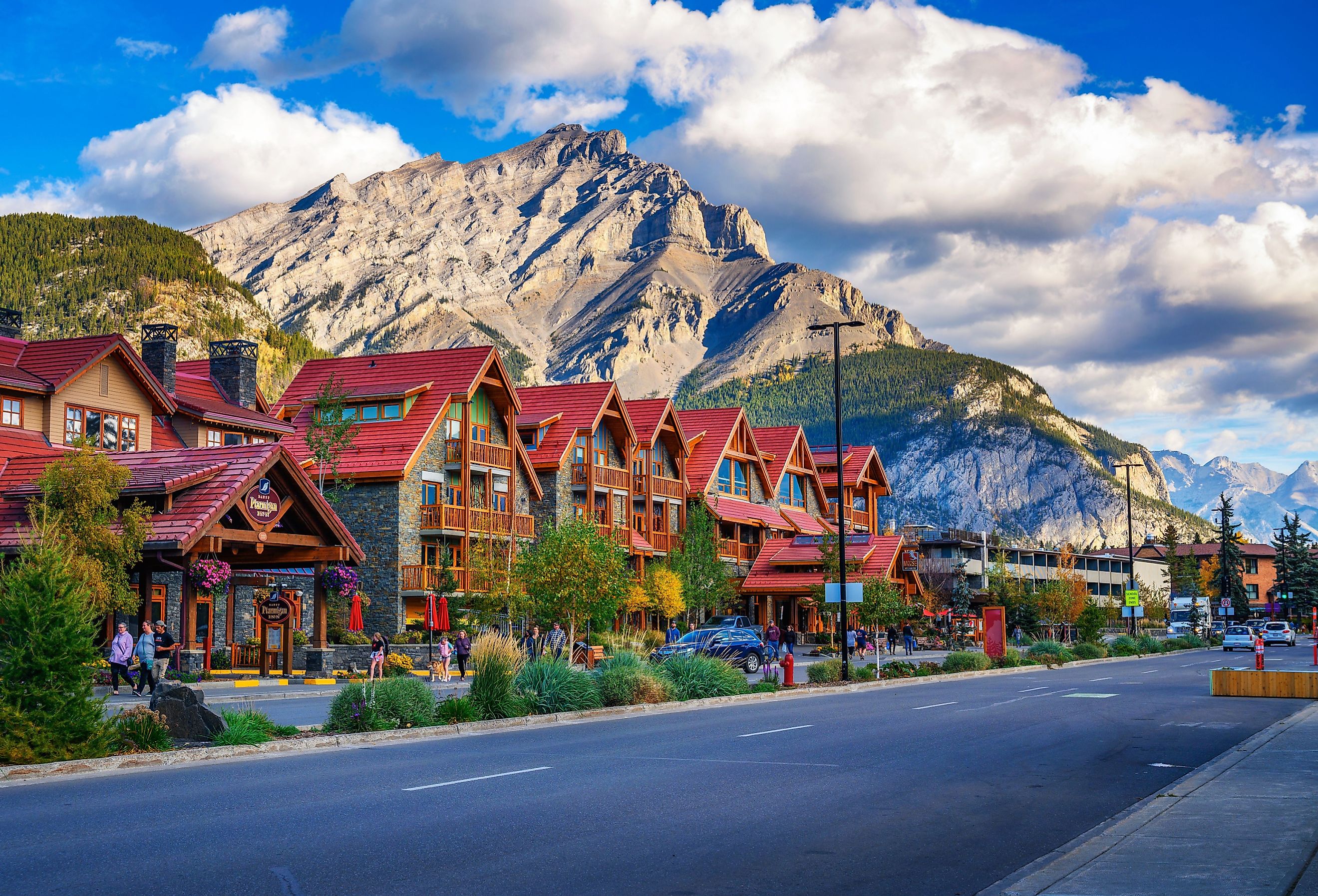 10 Most Beautiful Small Towns In Alberta WorldAtlas