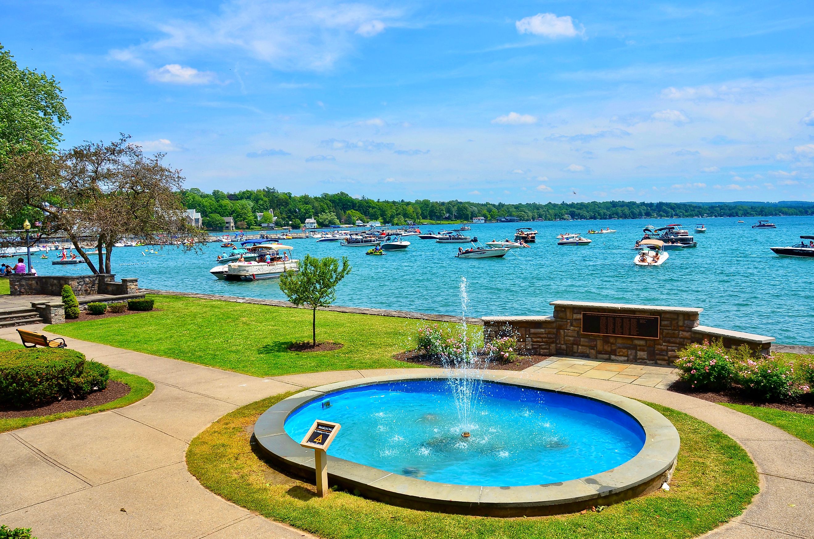 Beautiful scenery in Skaneateles Lake, New York. Editorial credit: PQK / Shutterstock.com.