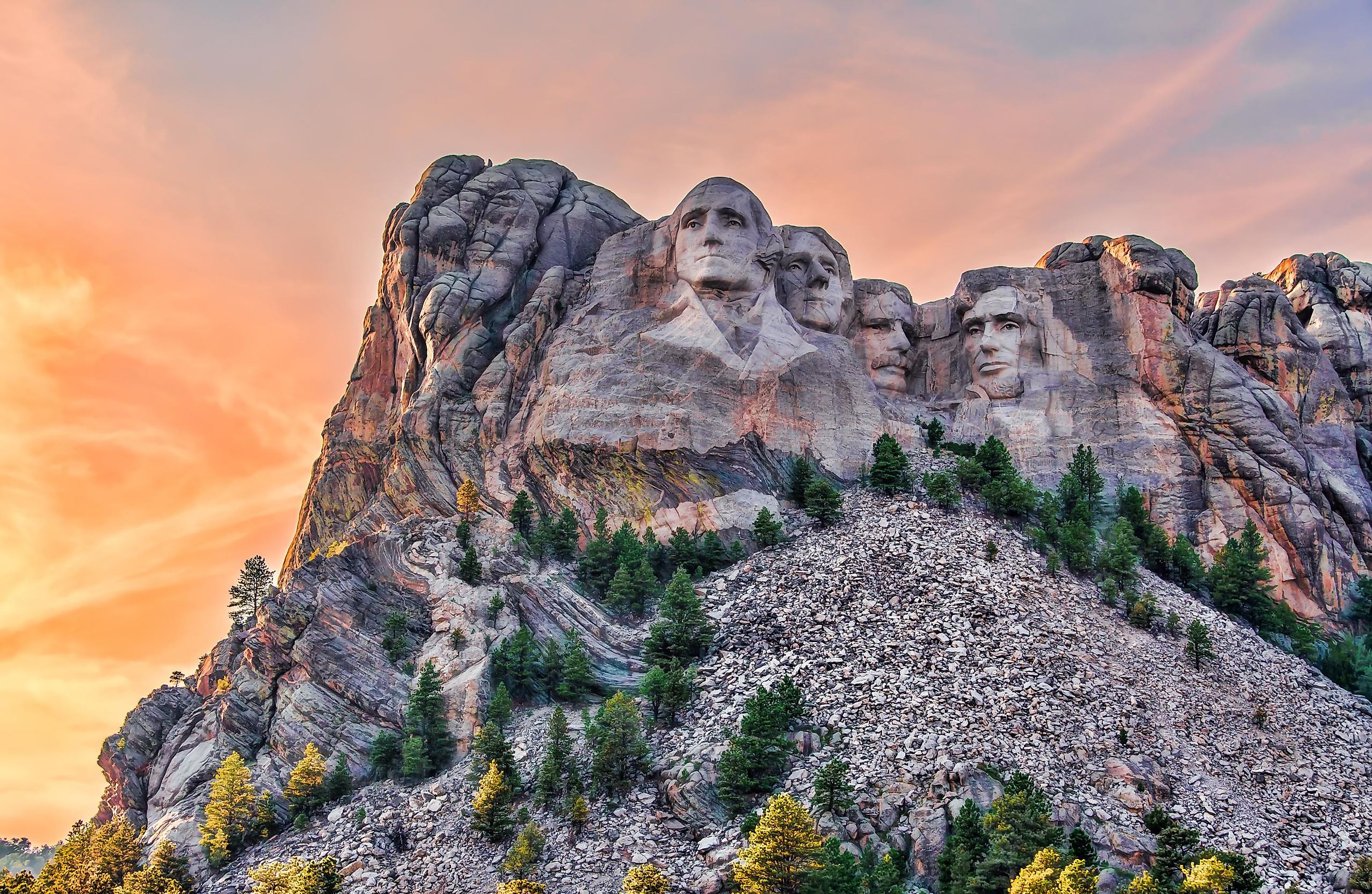 Nationals' presidential mascots pay visit to Mount Rushmore