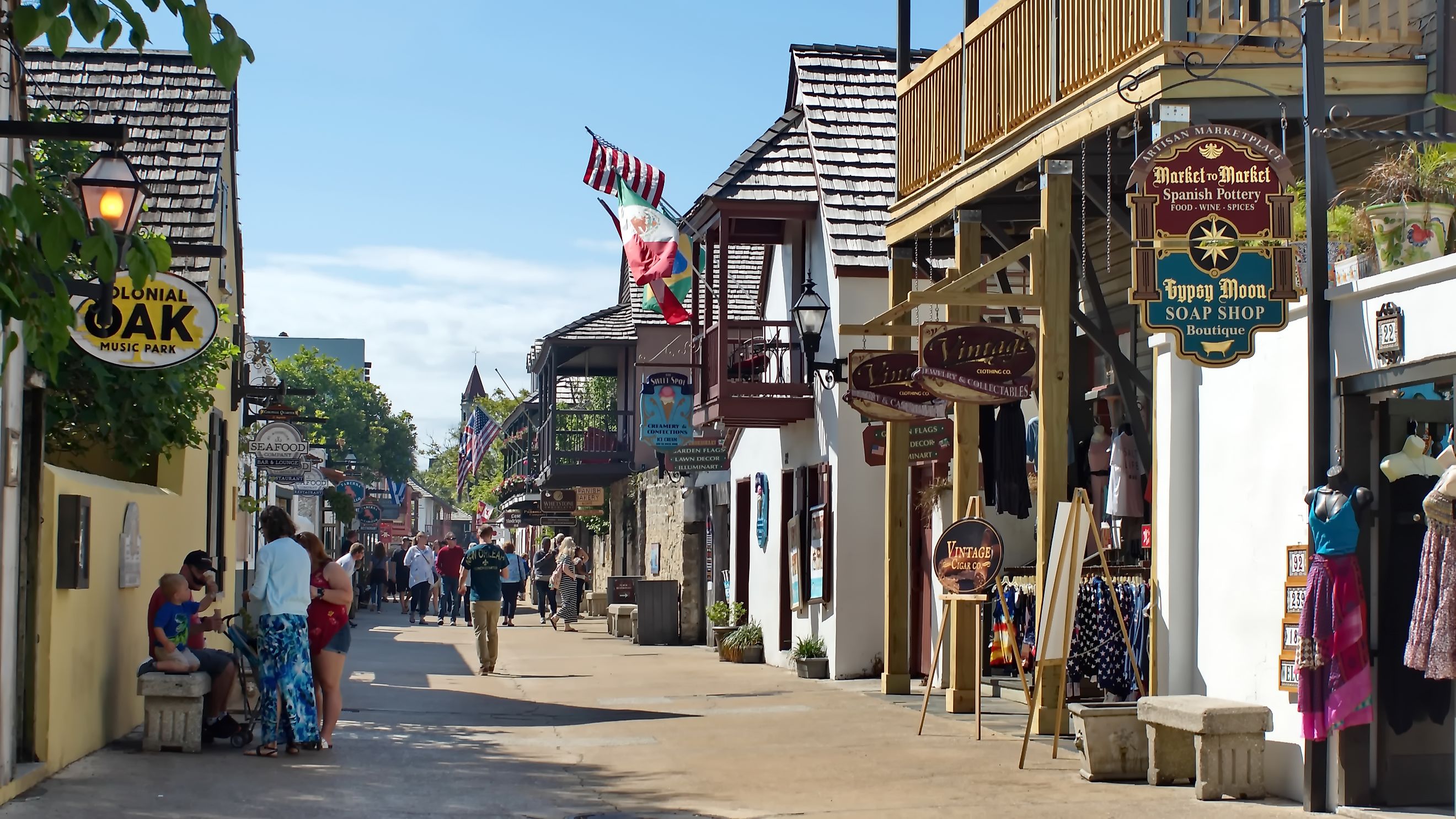 Tourists on St George Street in St. Augustine, Florida. Editorial credit: Angela N Perryman / Shutterstock.com.