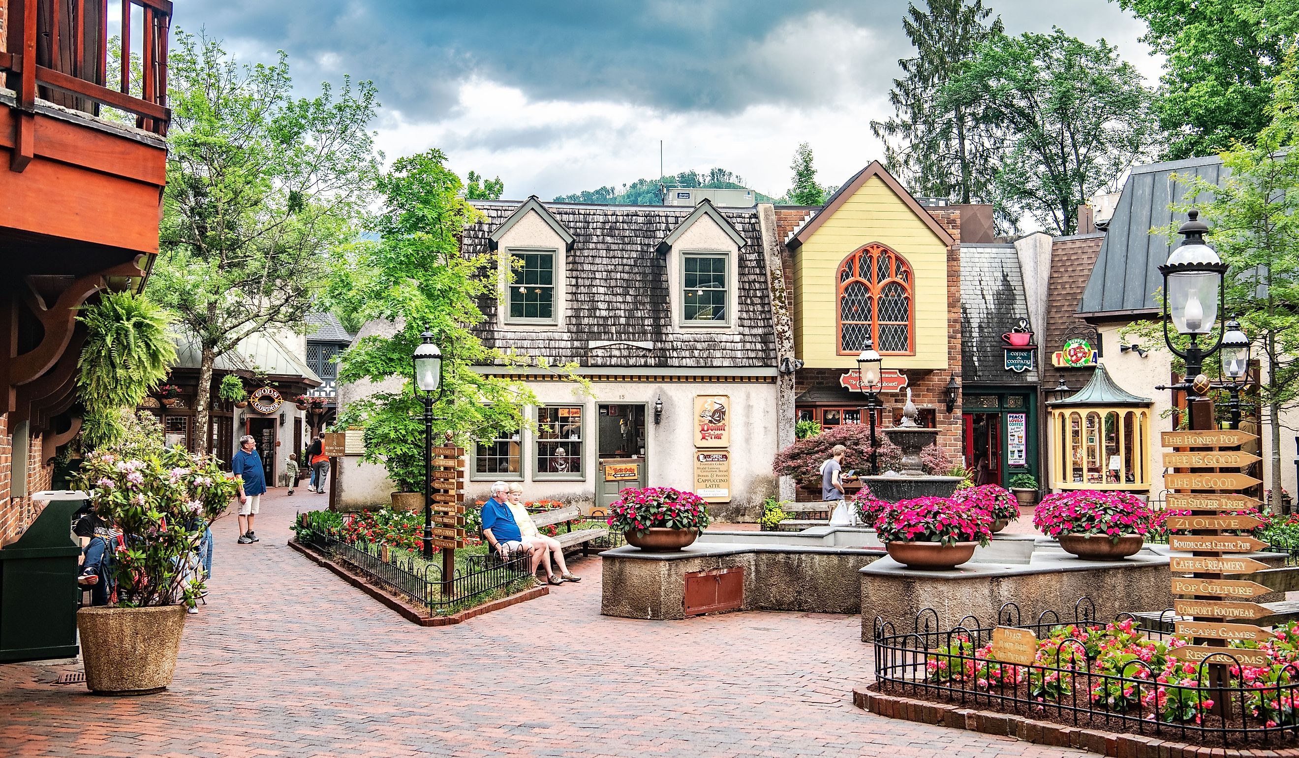 Amazing architecture of the tourist city of Gatlinburg in Tennessee. Editorial credit: Kosoff / Shutterstock.com