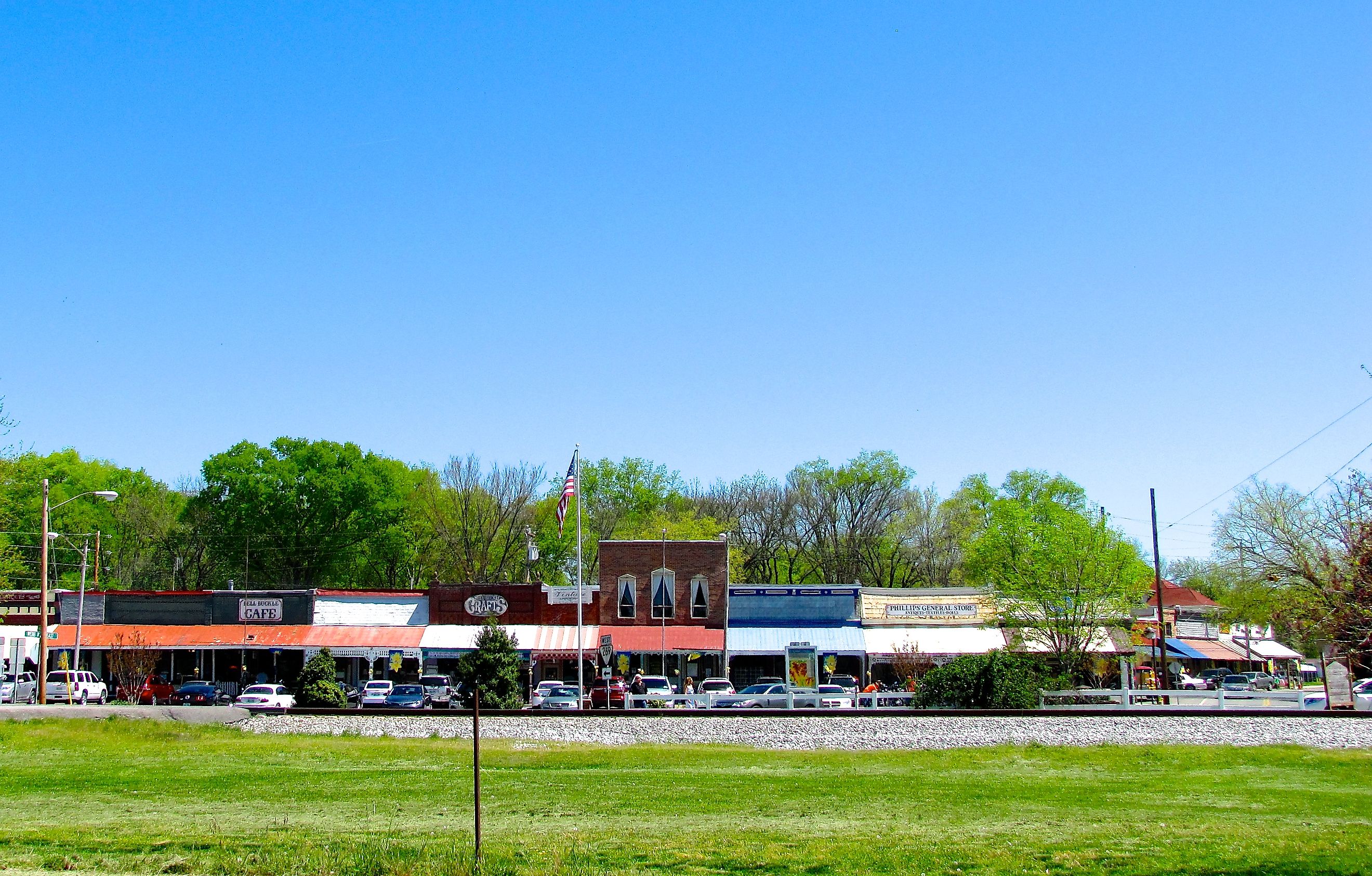 Historic district at the intersection of Main and Webb streets (State Route 82 and State Route 269) in Bell Buckle, Tennessee, United States. Editorial credit: Brian Stansberry via Wikimedia Commons