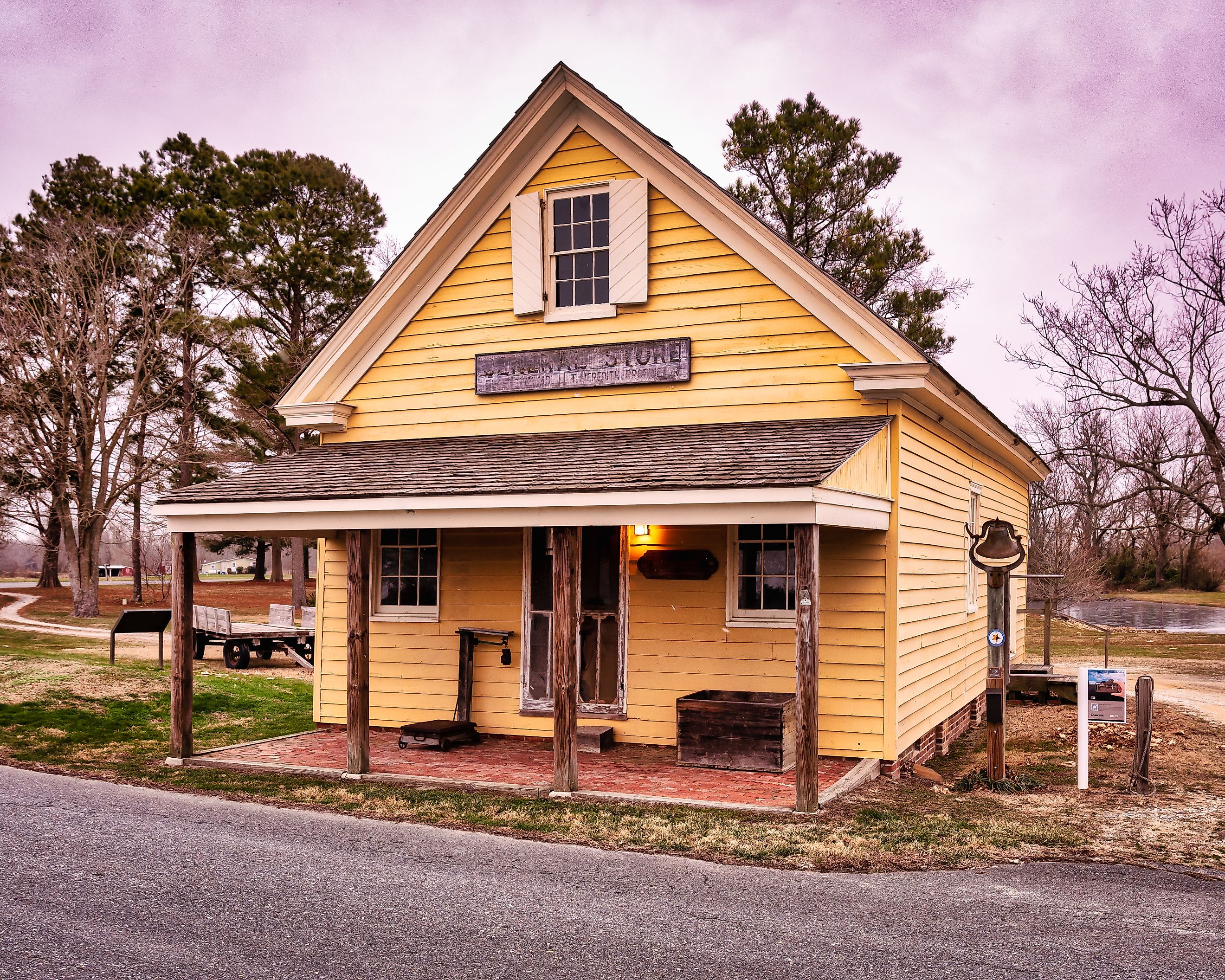 General store in Bucktown, Maryland. Image: Mobilus In Mobili - Wikimedia.