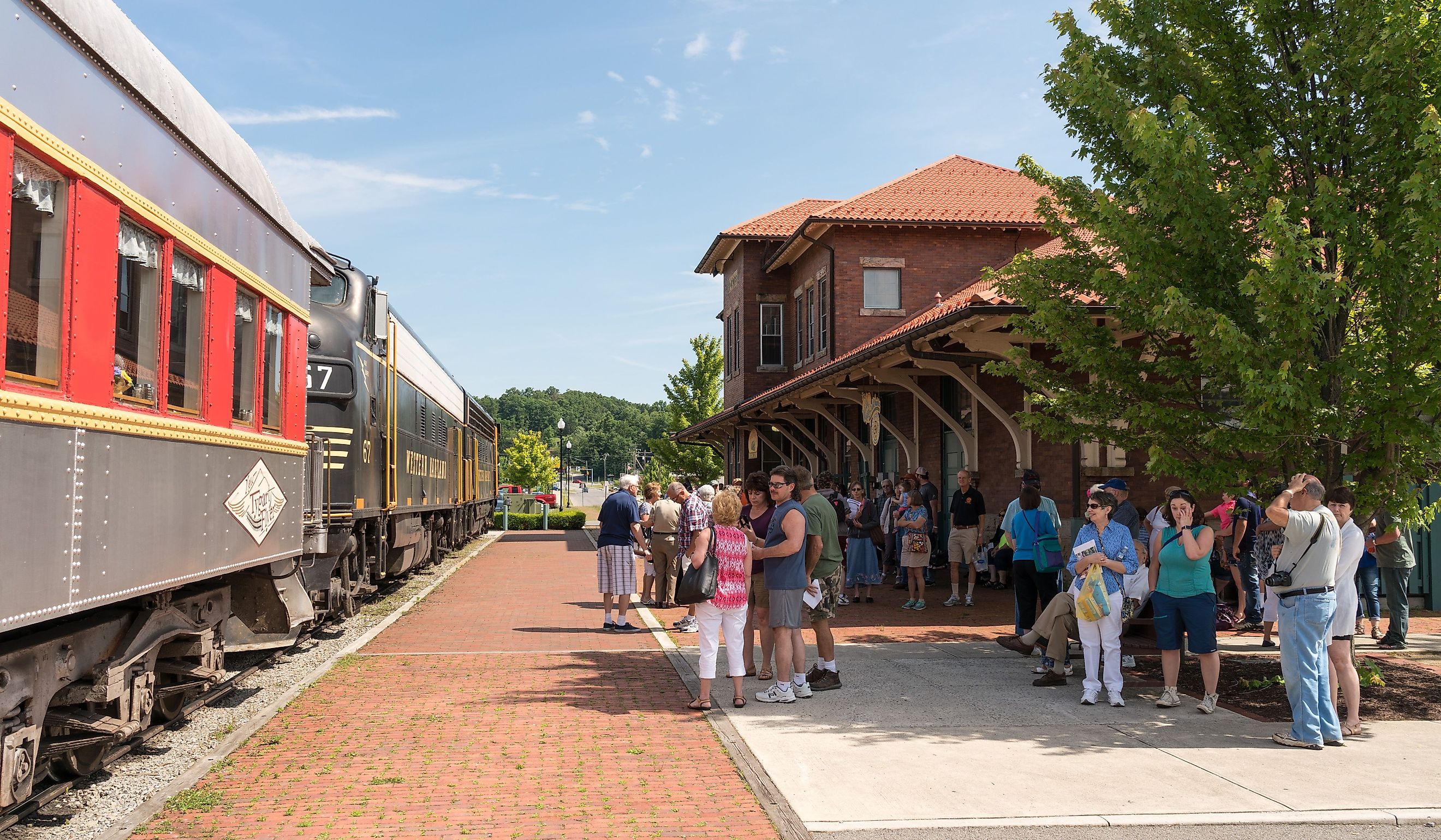 Elkins, West Virginia.  Tourists ready to board Tygart Flyer ready for trip into mountains of West Virginia. Editorial credit: Steve Heap / Shutterstock.com