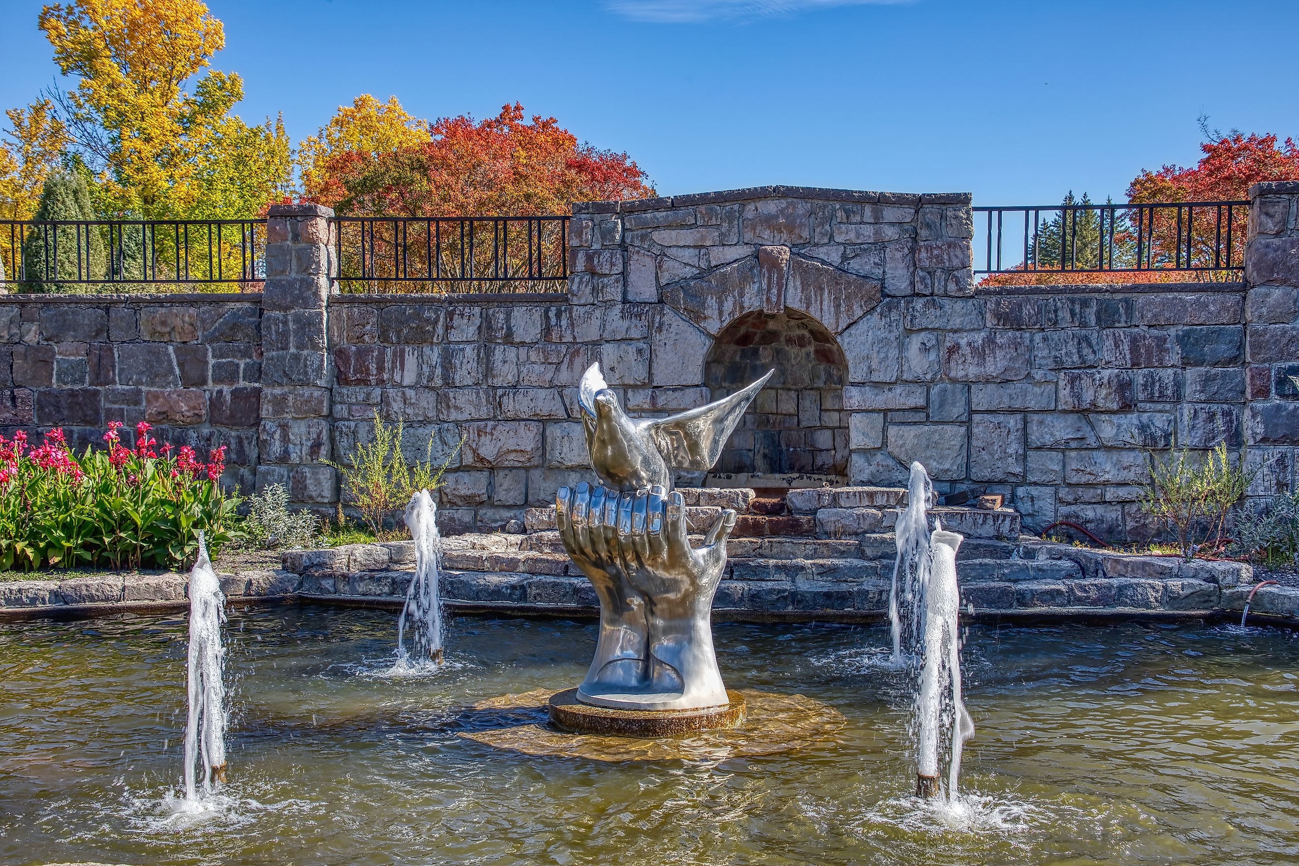 The International Peace Garden spanning the border between North Dakota, USA, and Manitoba, Canada. Editorial credit: Jacob Boomsma / Shutterstock.com