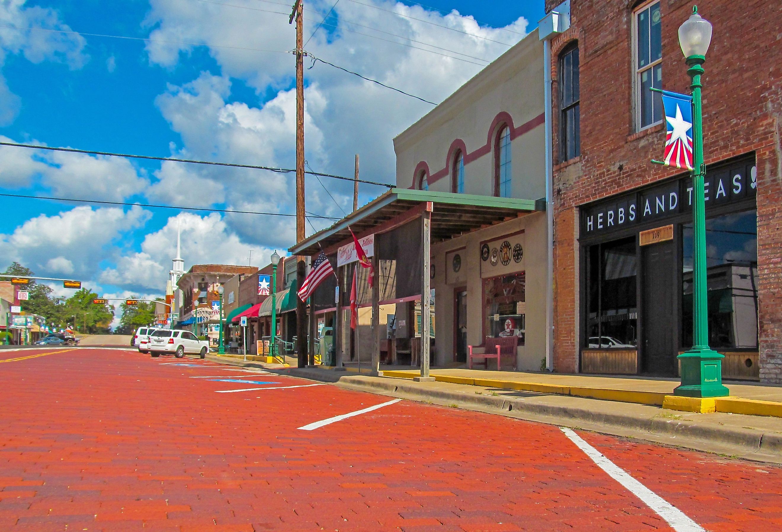 Downtown street in Mineola, Texas. Image credit mivod via Shutterstock