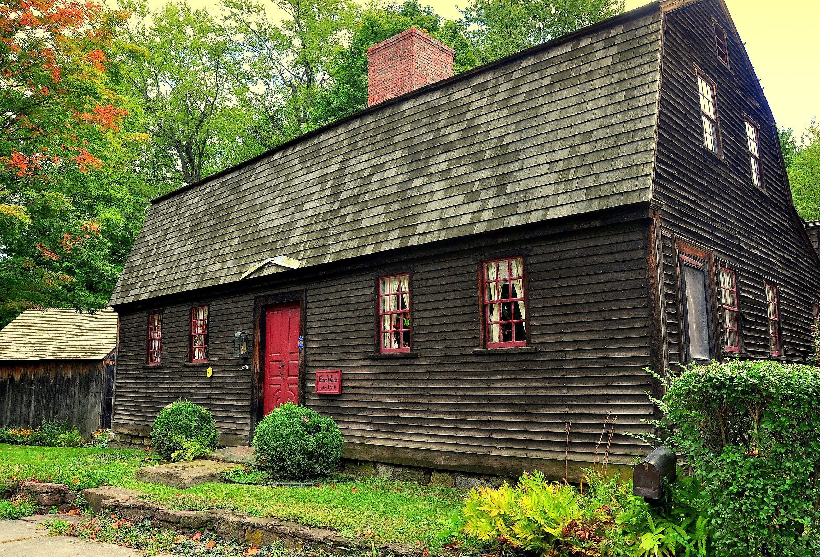 The Ezra Webb House built prior to 1730 on Broad Street in the historic district. Image credit LEE SNIDER PHOTO IMAGES via Shutterstock.