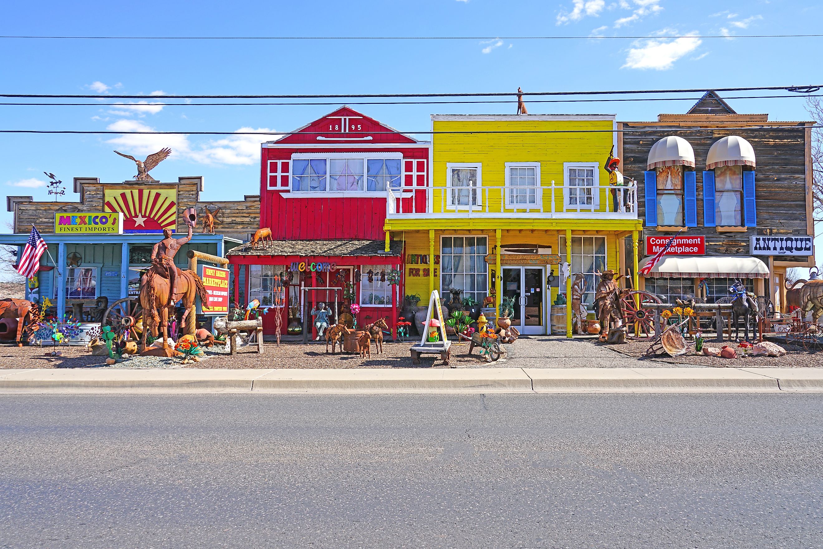 Colorful storefronts in Cottonwood, Arizona. Editorial credit: EQRoy / Shutterstock.com.