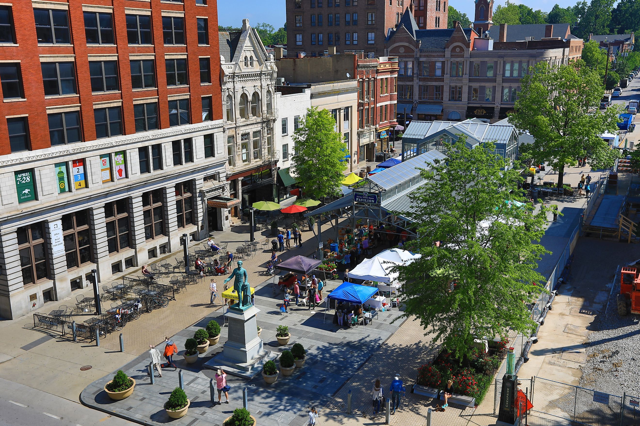 Lexington hosts a farmer's market downtown every Saturday year round. Editorial credit: aceshot1 / Shutterstock.com