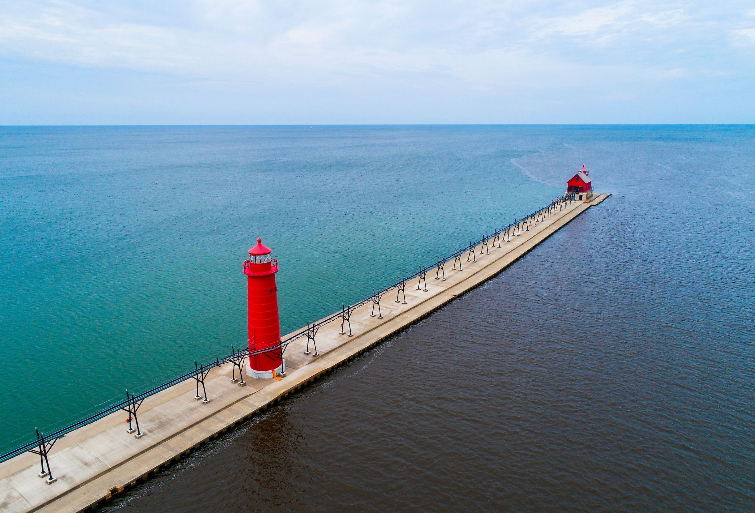 6 Popular Michigan Piers for Fishing and Relaxing