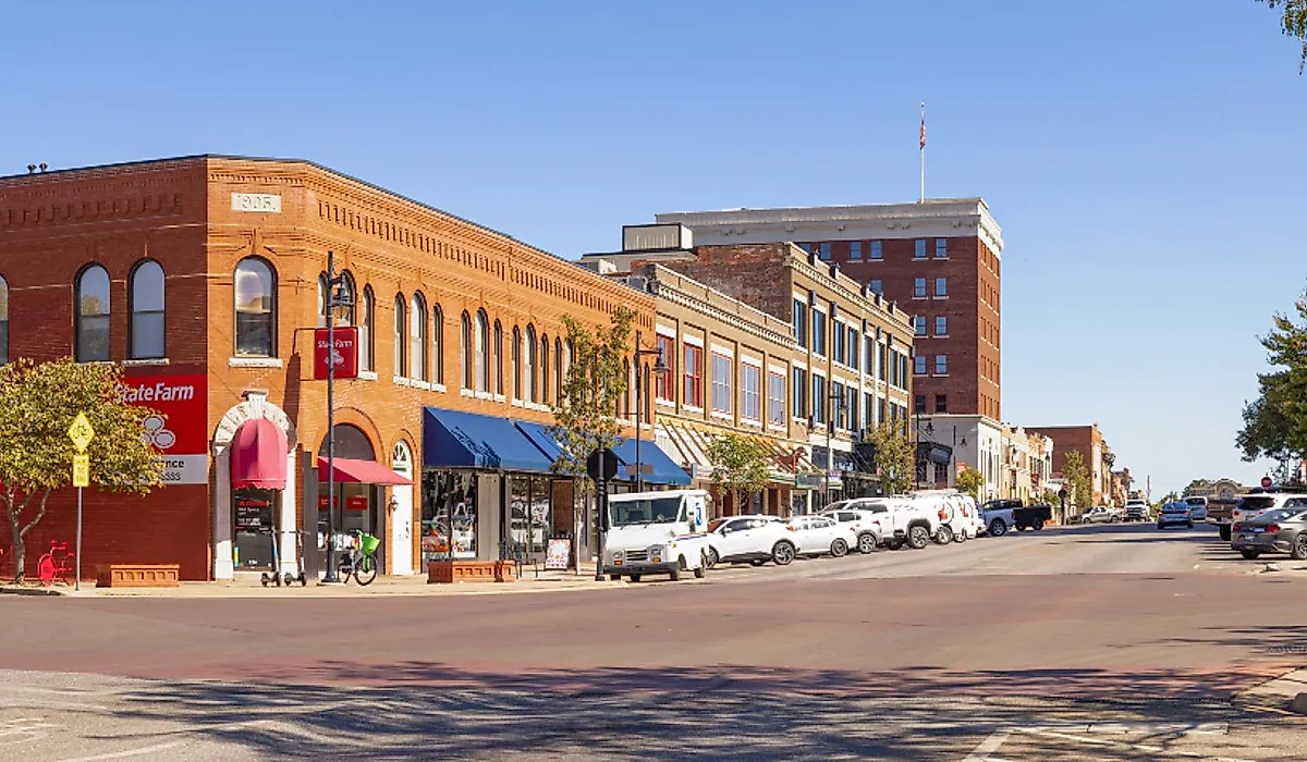 The old business district on Frank Phillips Boulevard in Bartlesville, Oklahoma, USA. (Editorial credit: Roberto Galan / Shutterstock.com)