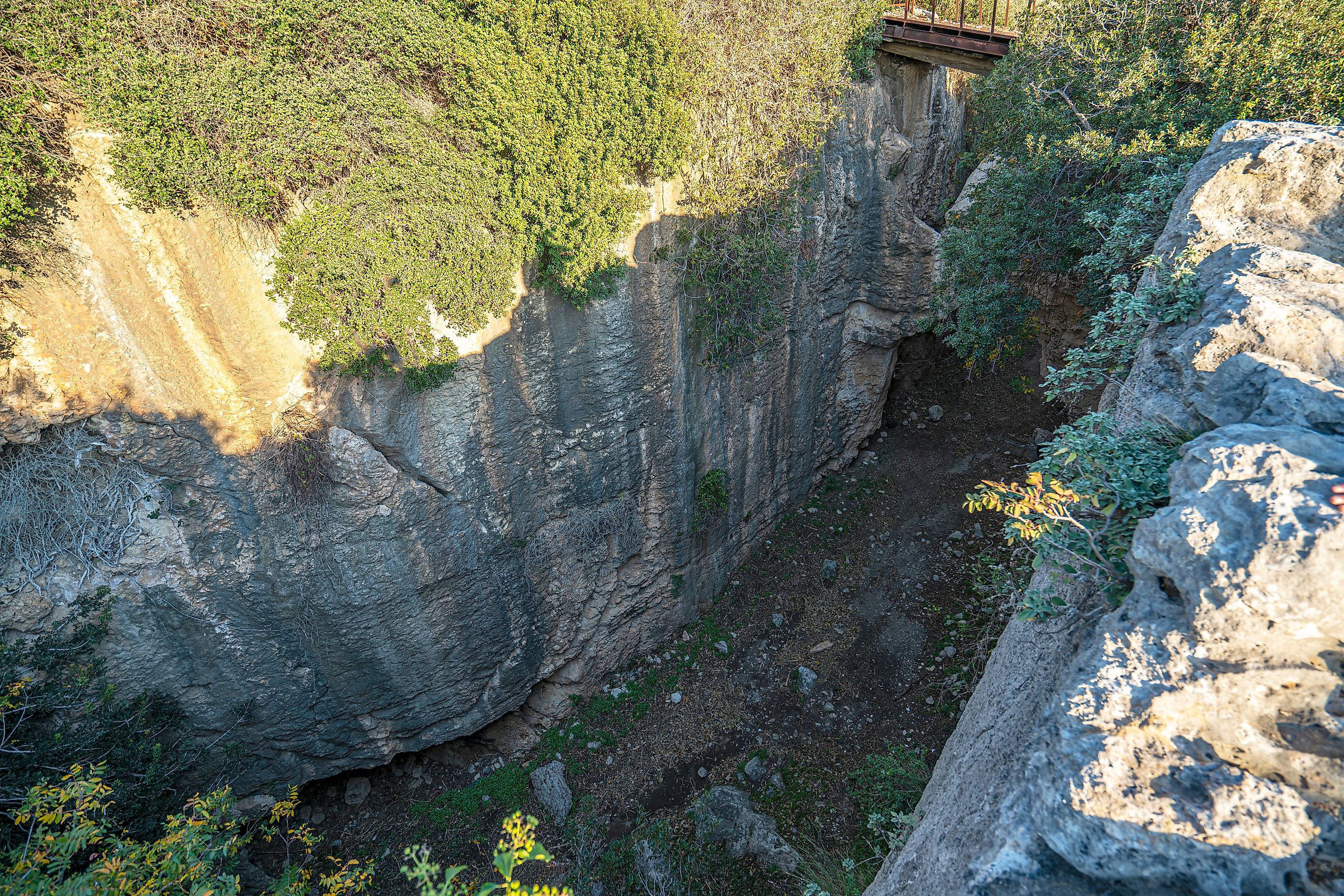 Overhead view of the Vespasianus Titus Tunnel