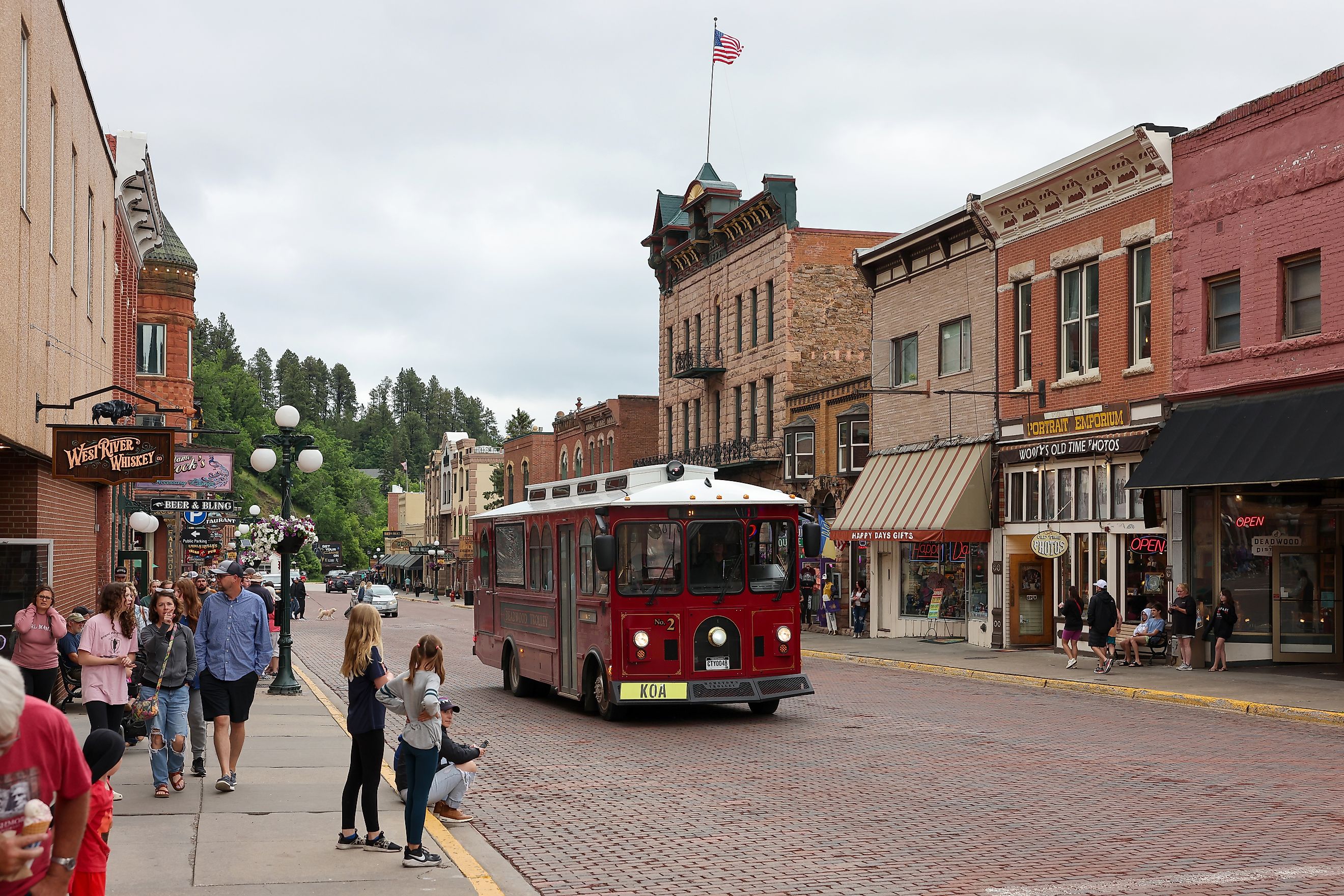 Street view in the downtown area of Deadwood, South Dakota. Editorial credit: Bo Shen / Shutterstock.com