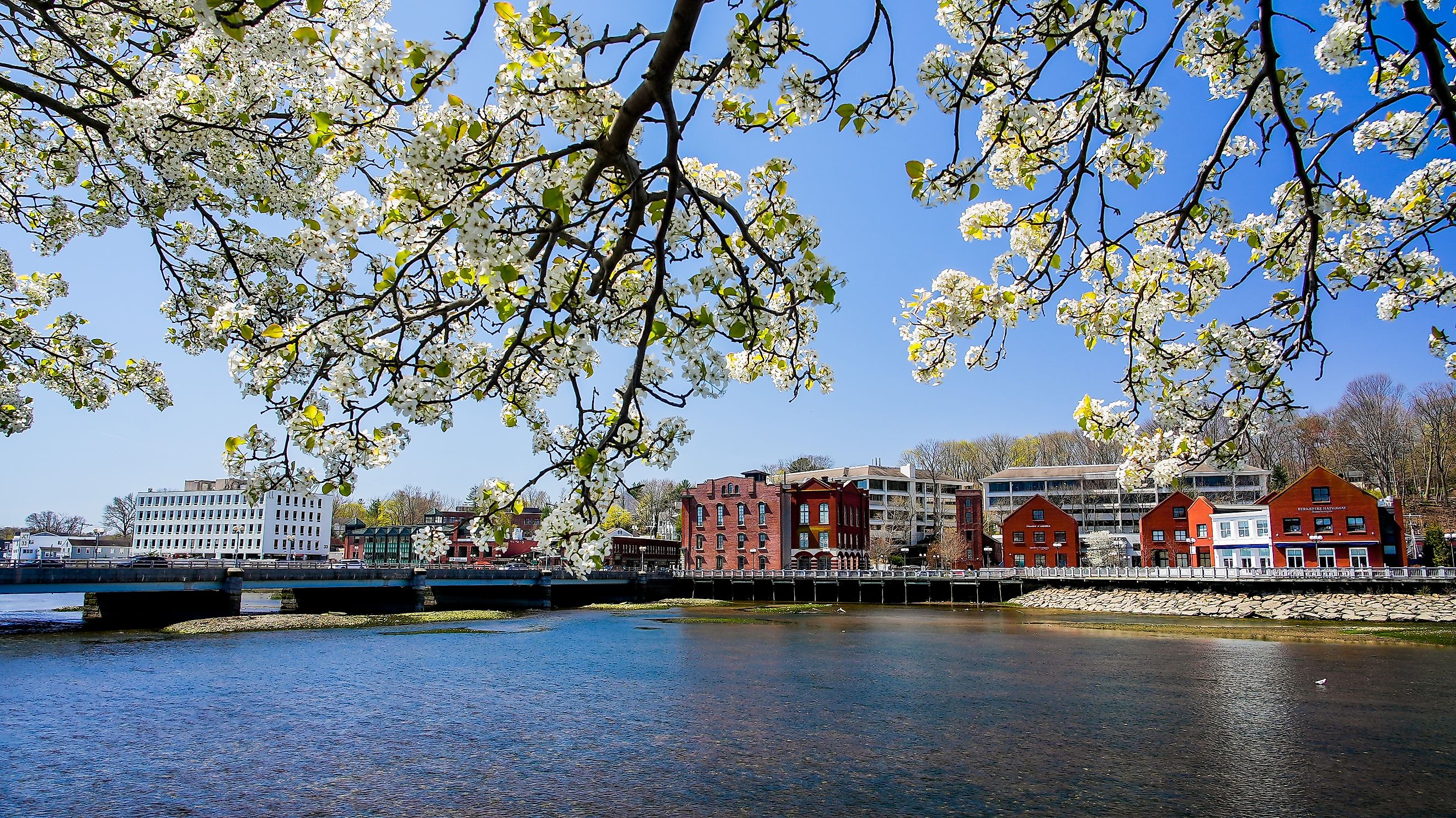 Westport bridge over Saugatuck river in downtown Westport, Connecticut. Editorial credit: Miro Vrlik Photography / Shutterstock.com