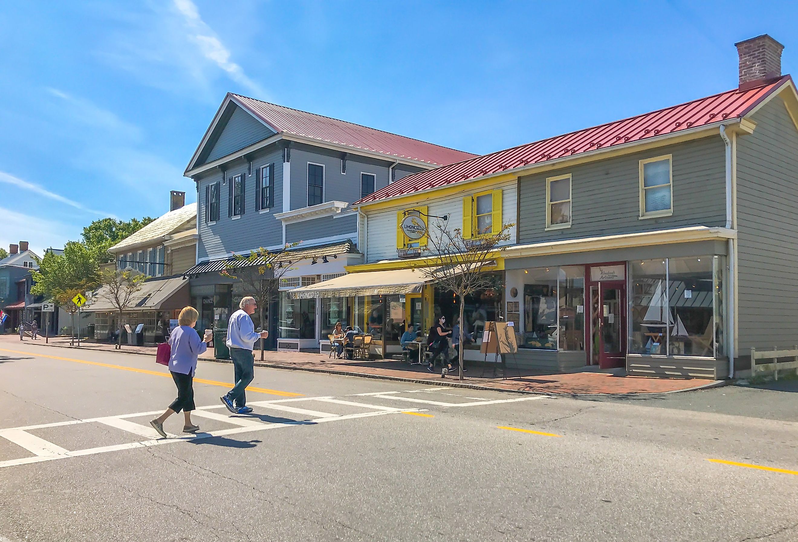 Downtown street in St. Michaels, Maryland. Image credit MeanderingMoments via Shutterstock