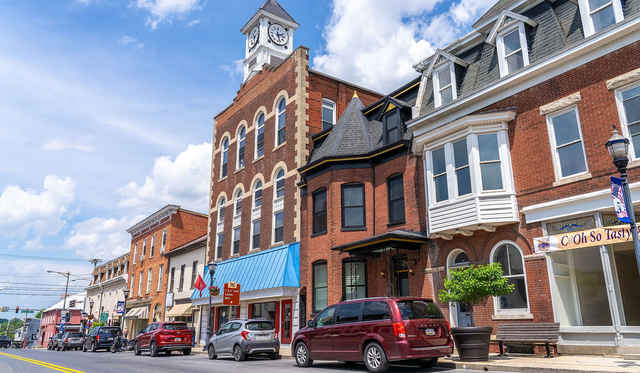 Businesses Along Main Street in Downtown Historic Williamsport, Maryland. Editorial credit: Kyle J Little / Shutterstock.com