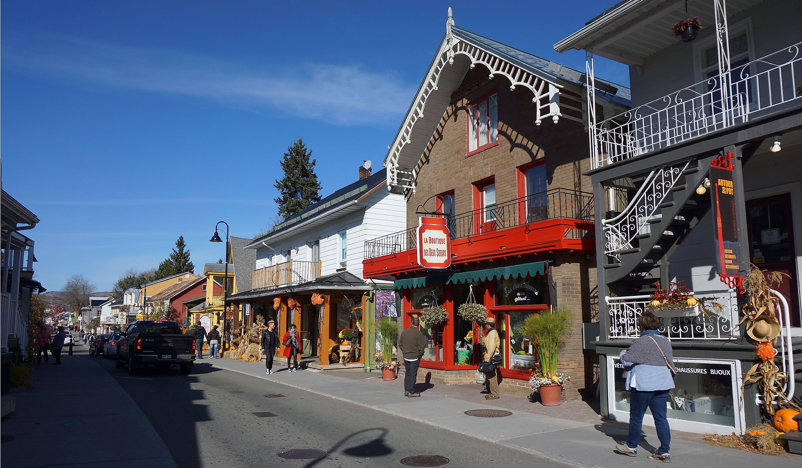 View of Rue Saint Jean Baptiste in Baie-Saint-Paul. Editorial credit: Lee Jung Tak / Shutterstock.com