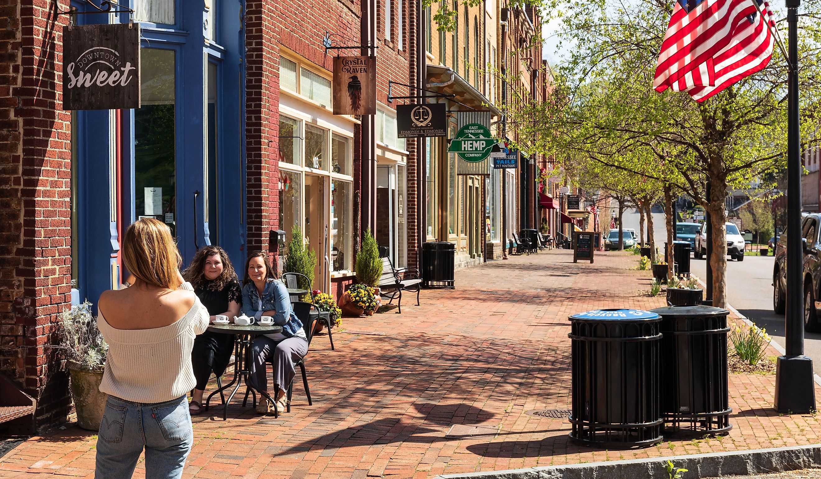 JONESBOROUGH, TN, USA. Editorial credit: Nolichuckyjake / Shutterstock.com