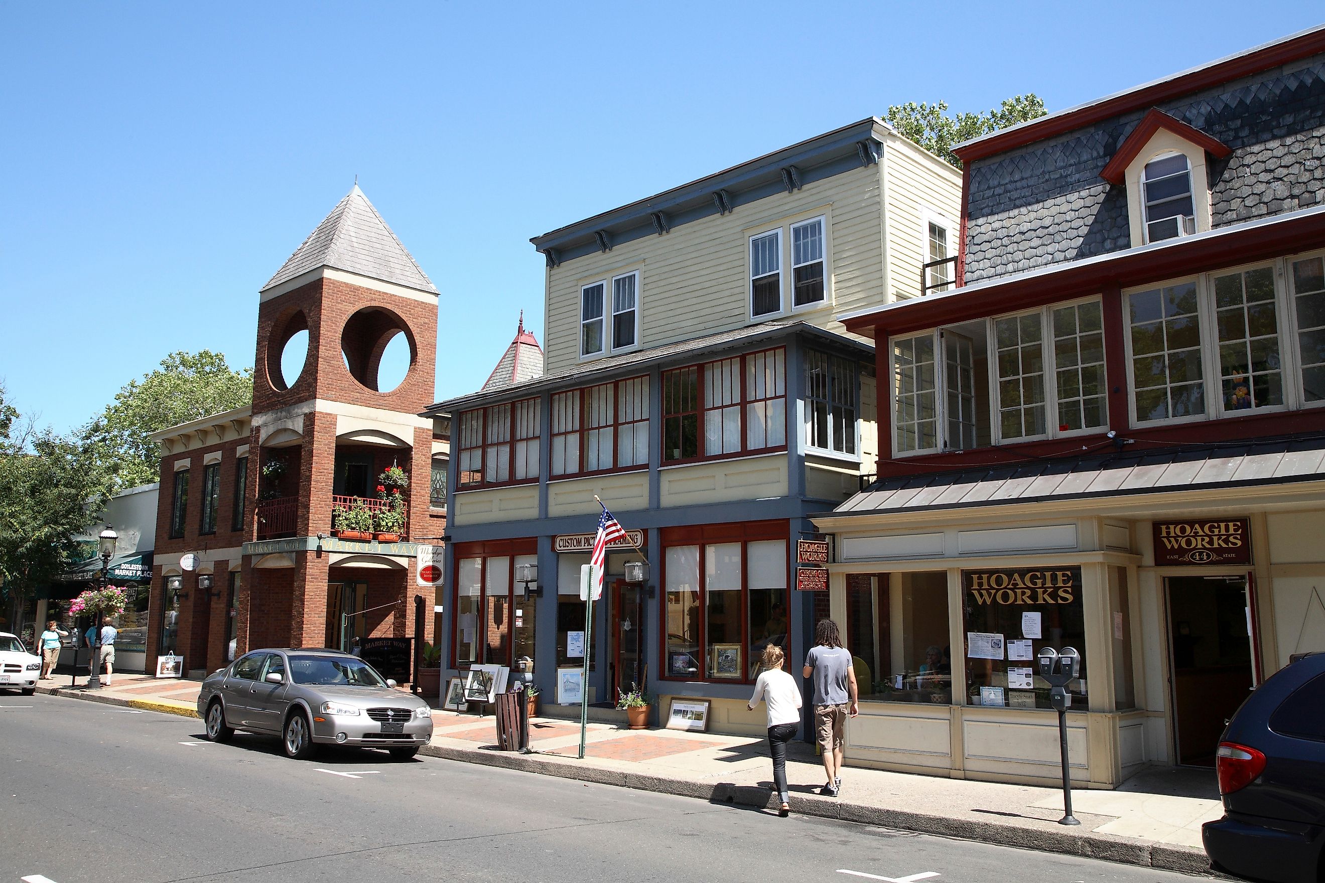 Doylestown Pennsylvania 06-23-2007 East State Street. Row of older houses with expanded fronts for shops. Editorial credit: Plant Wizard / Shutterstock.com