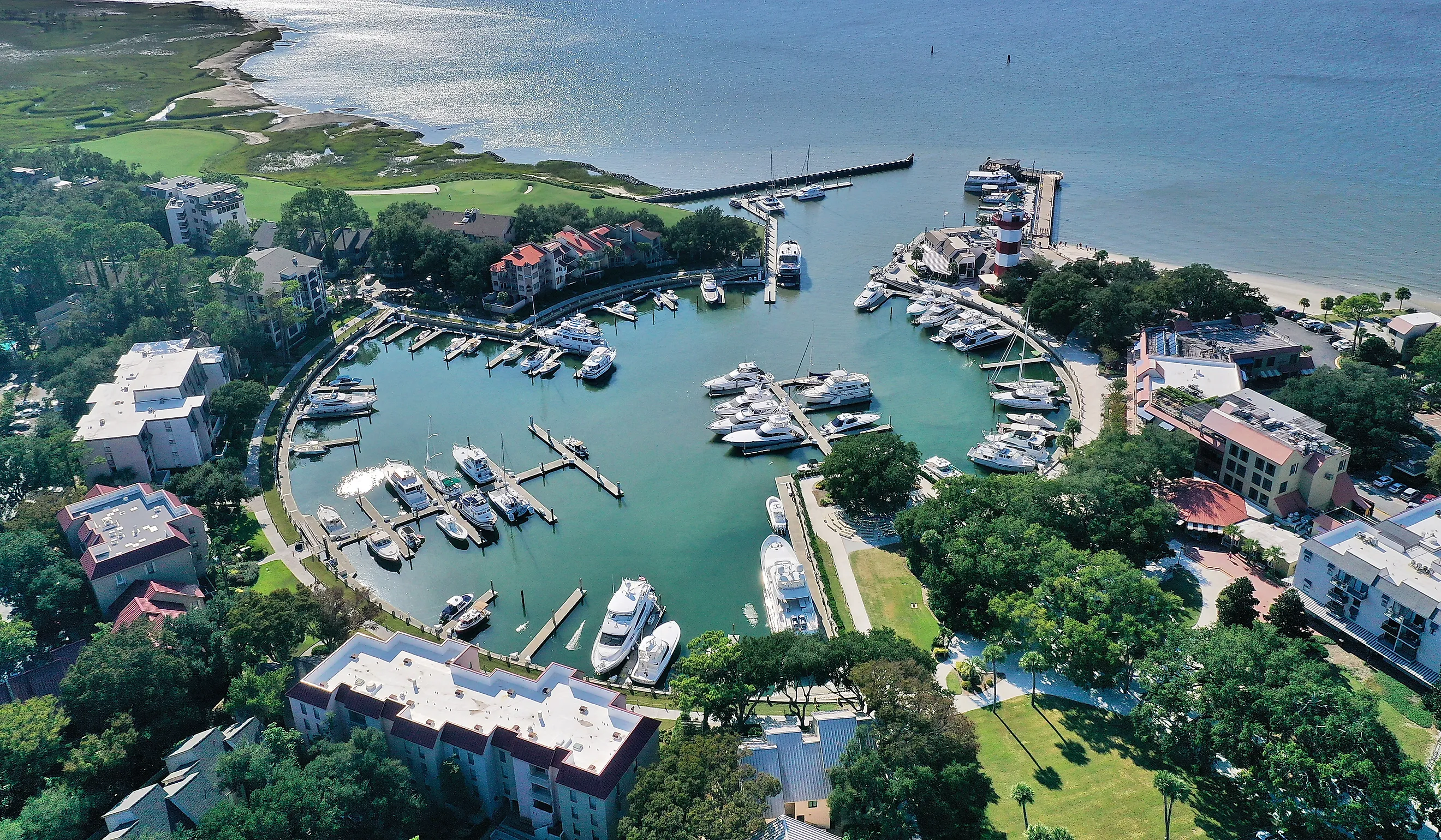 The Hilton Head Island houses several golf clubs throughout its area. Editorial credit: Helioscribe / Shutterstock.com.
