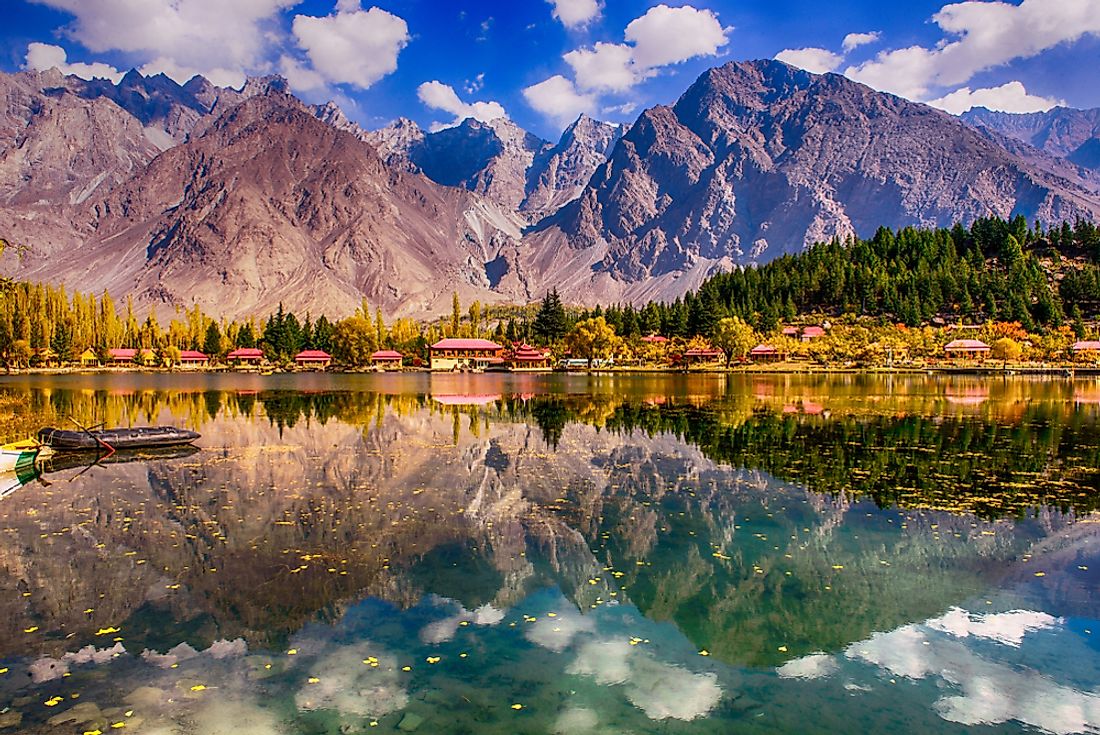 8 Amazing Lakes in Pakistan - WorldAtlas