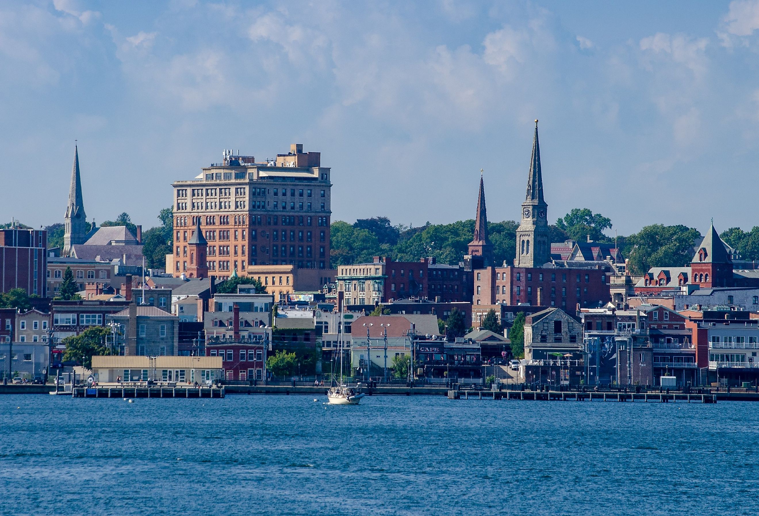 Skyline of the city of New London, Connecticut.