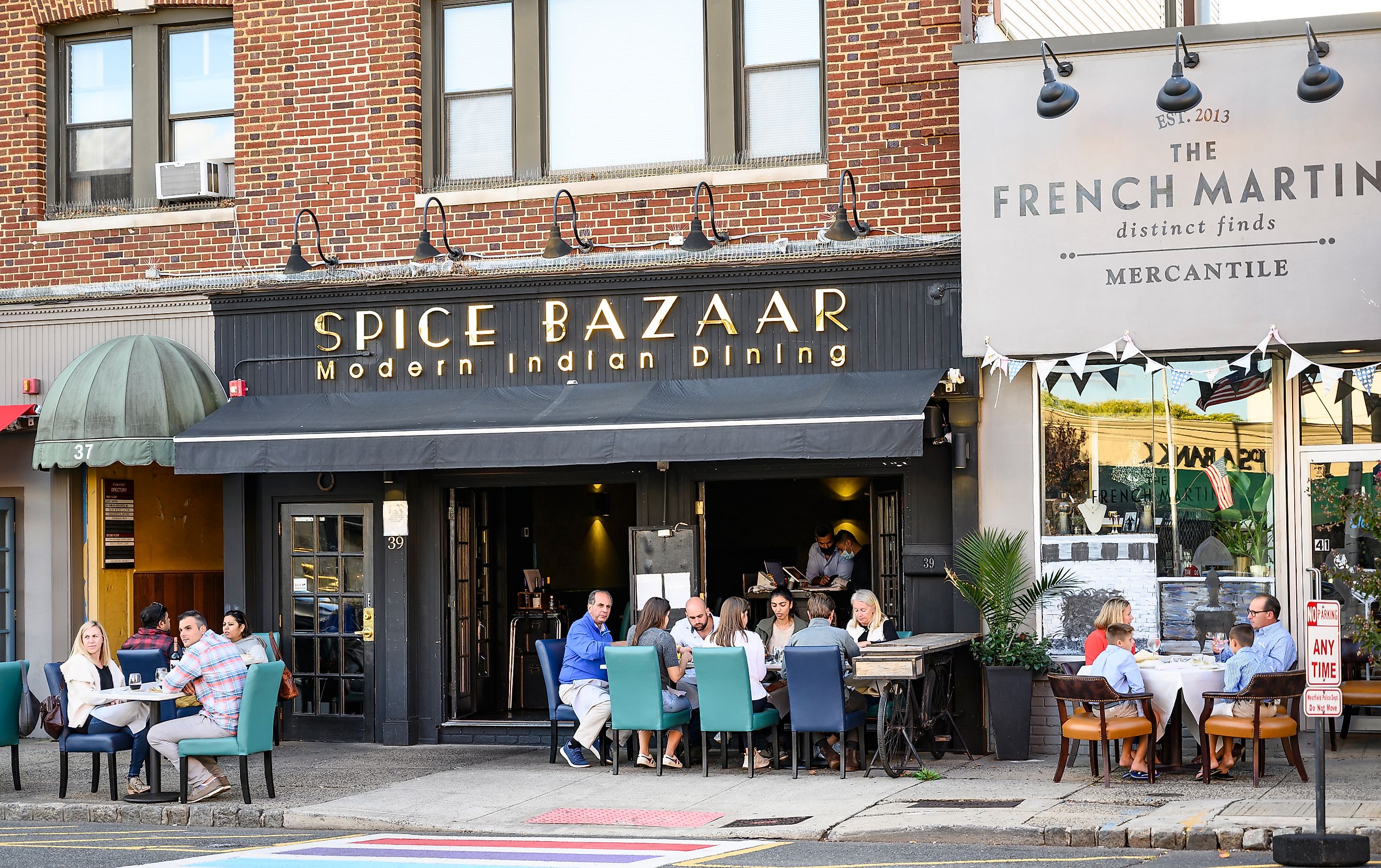 outdoor dining in Westfield, New Jersey, via wdstock / iStock.com