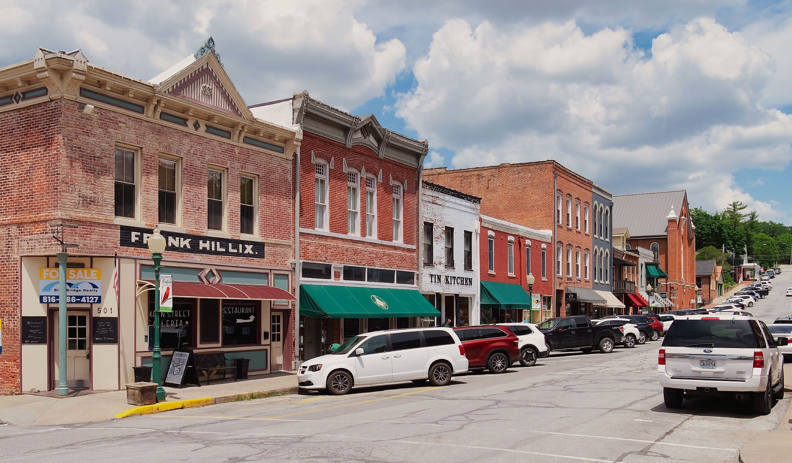 Downtown Main Street in Weston, MO. Editorial credit: Matt Fowler KC / Shutterstock.com