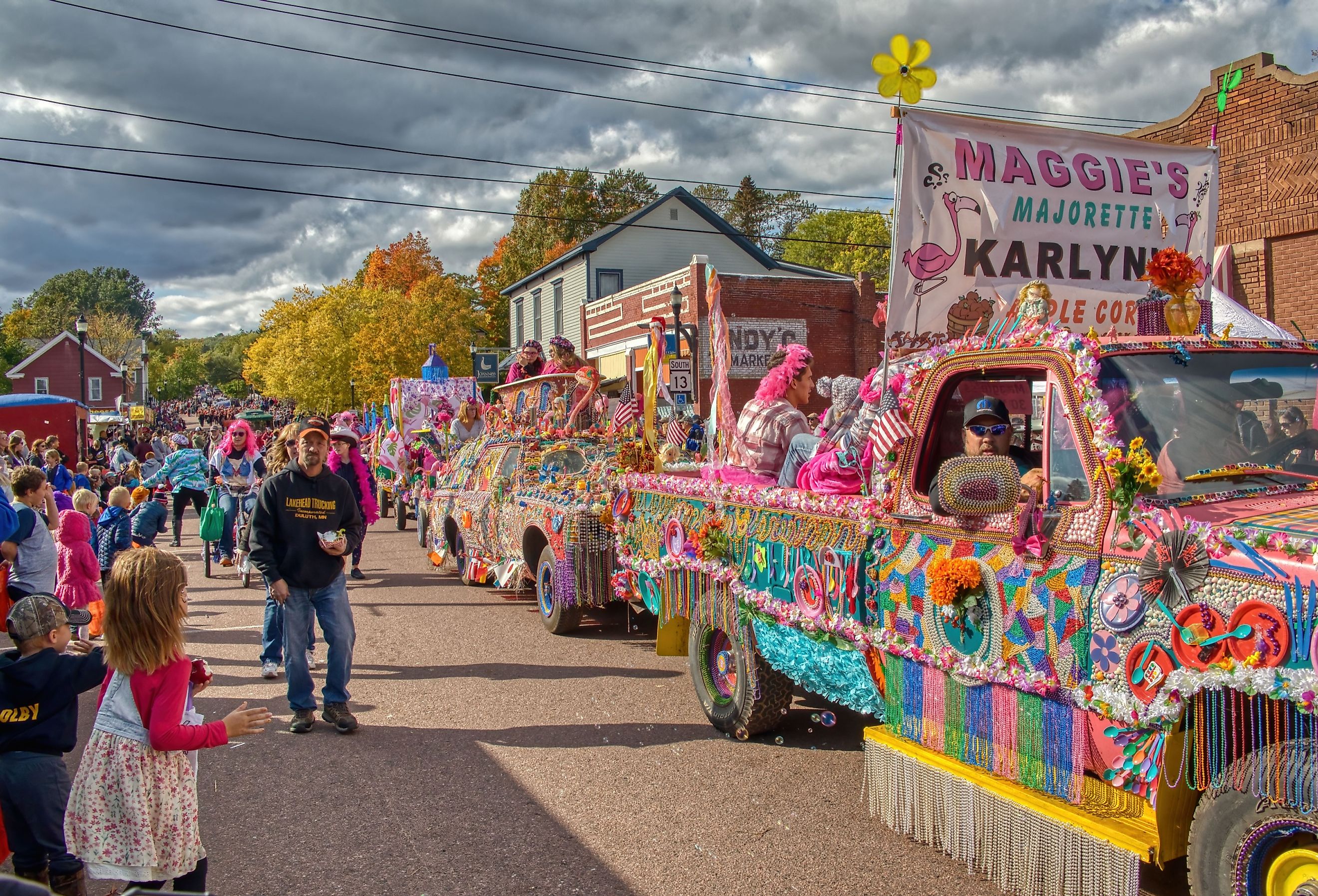 People enjoy the Annual Applefest in Bayfield, Wisconsin. Image credit Jacob Boomsma via Shutterstock